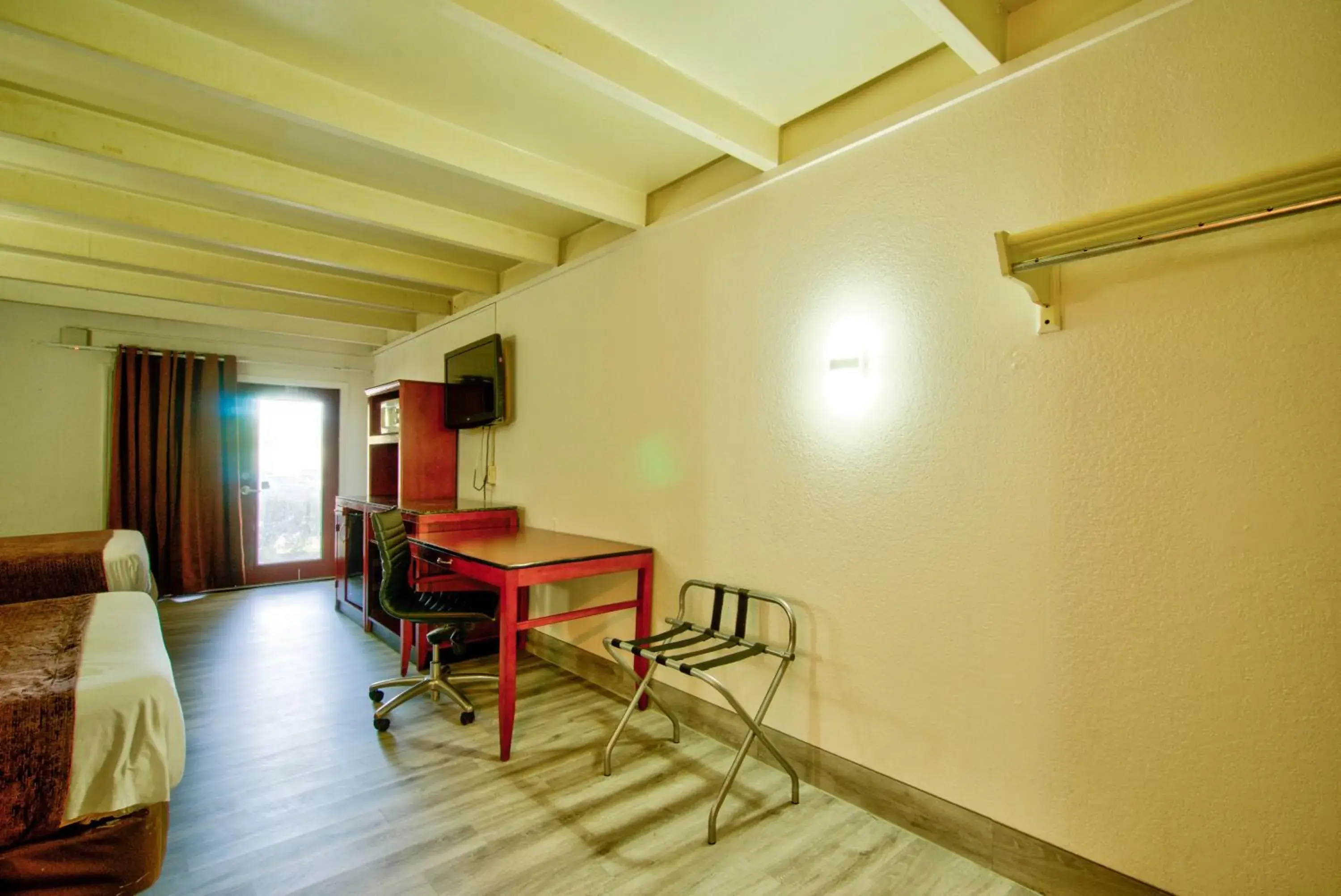 Dining Area in Clearwater Hotel