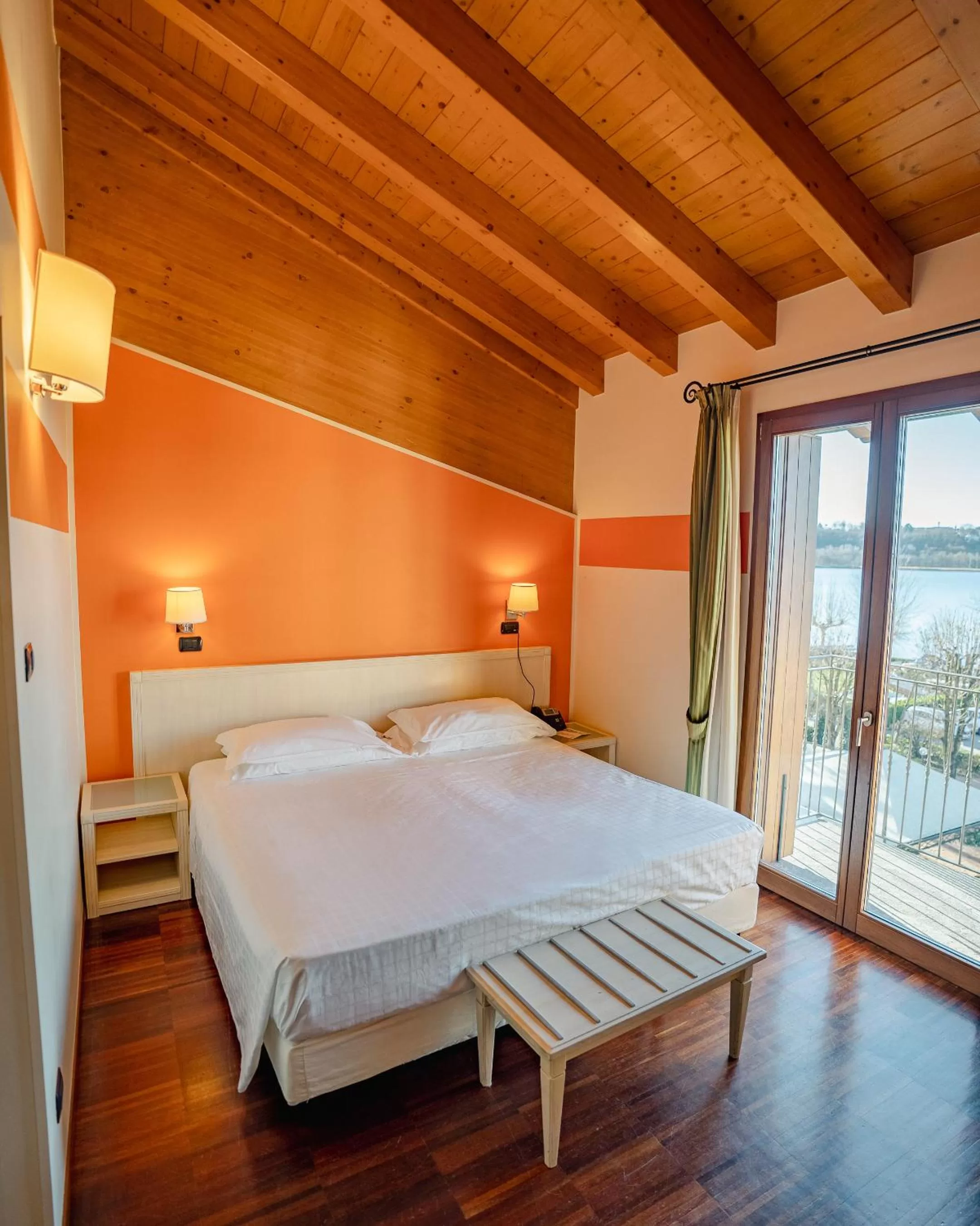 Bed in Hotel Ristorante Vecchia Riva