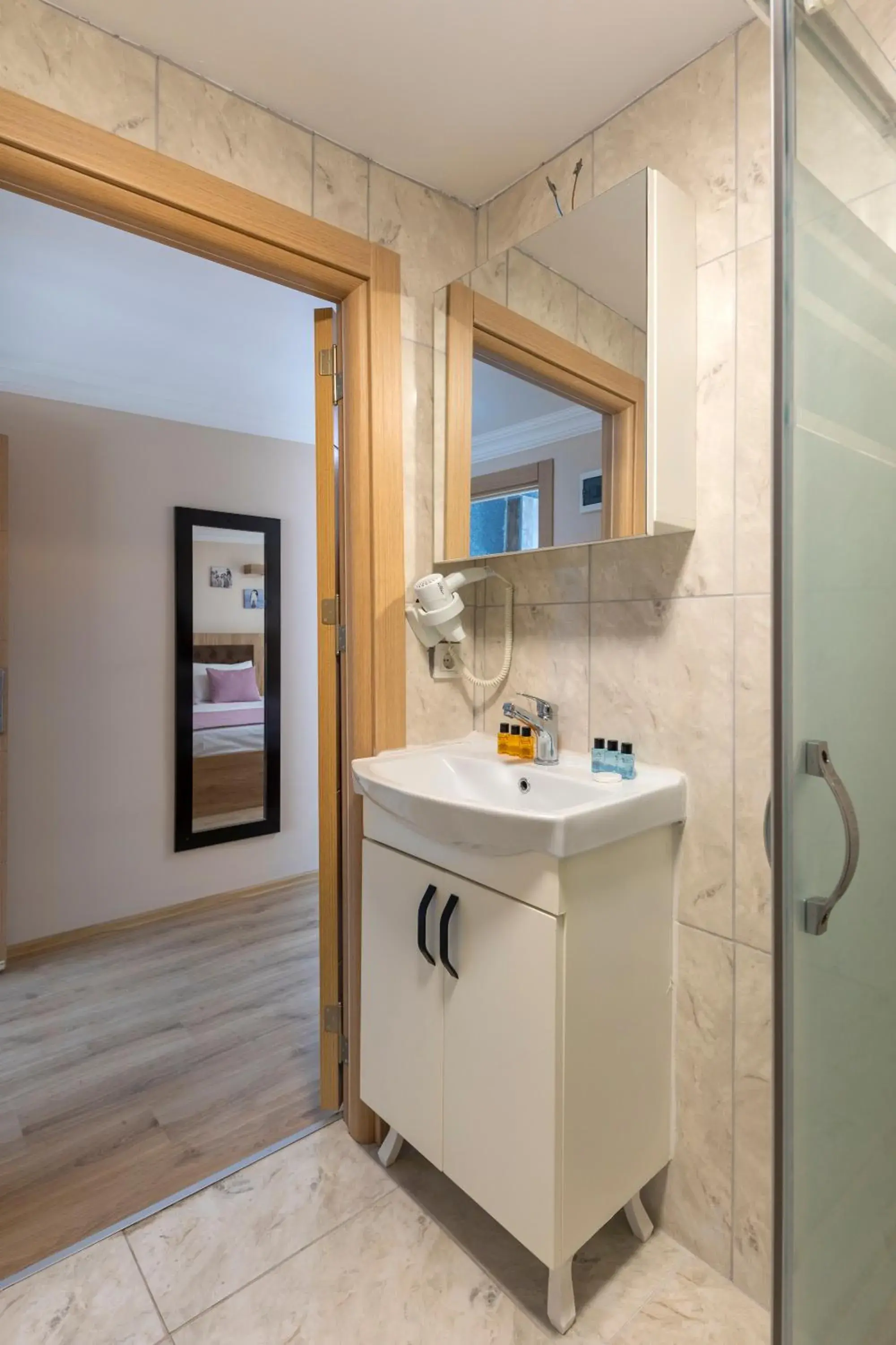 Bathroom in Grey House Hotel
