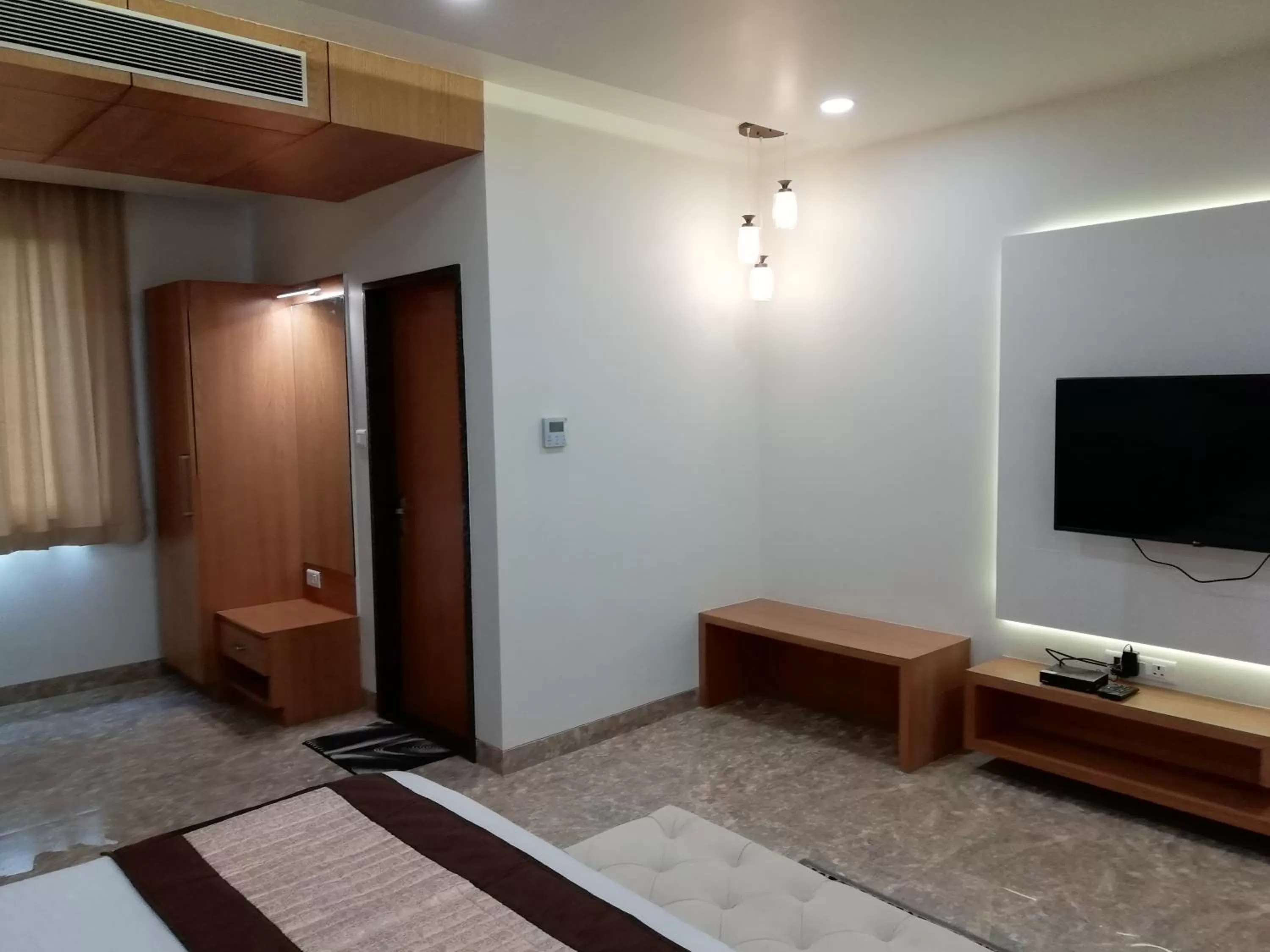 TV and multimedia in Hotel Aditya Residency