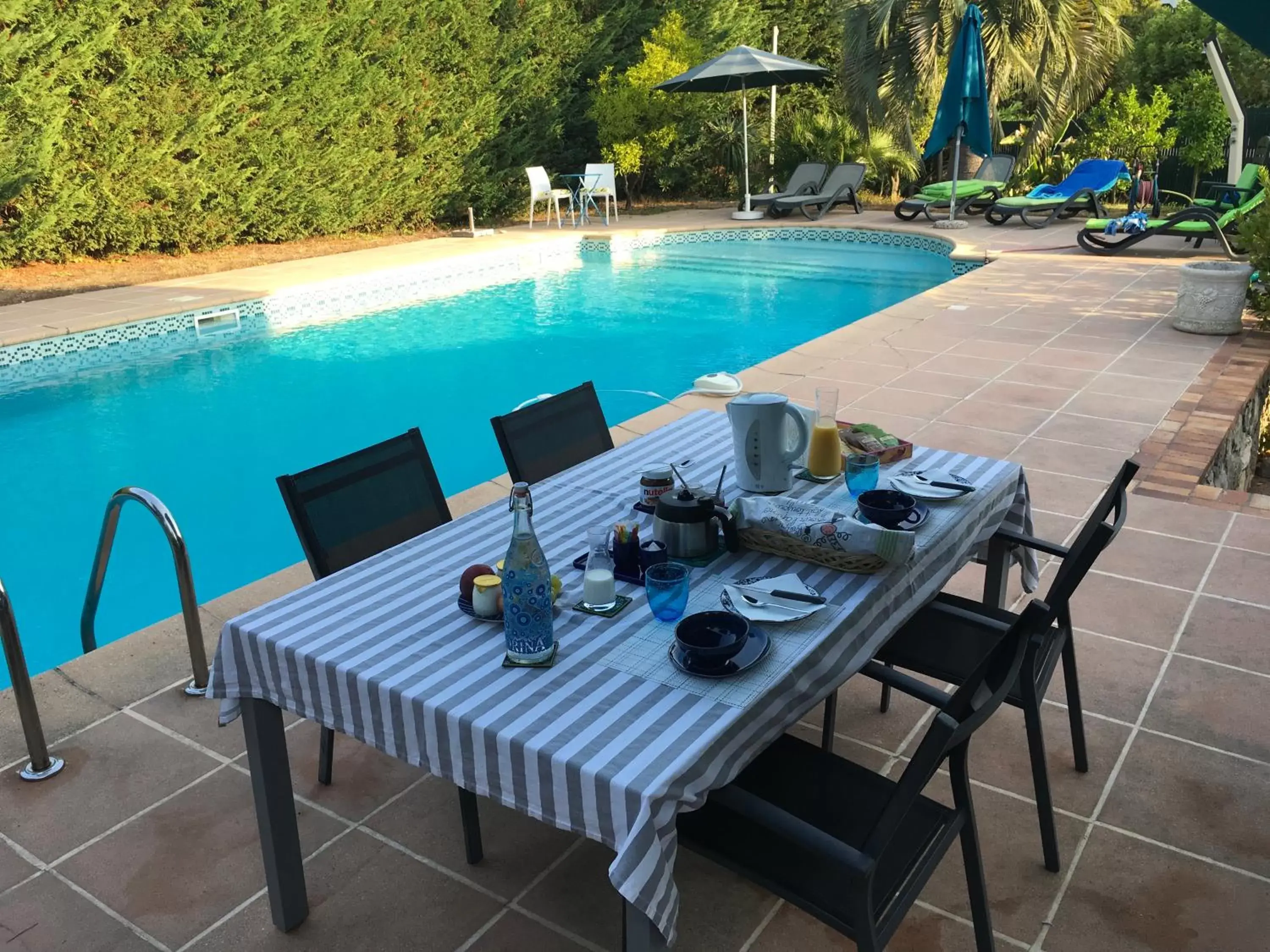 Breakfast, Swimming Pool in Villa Alessia