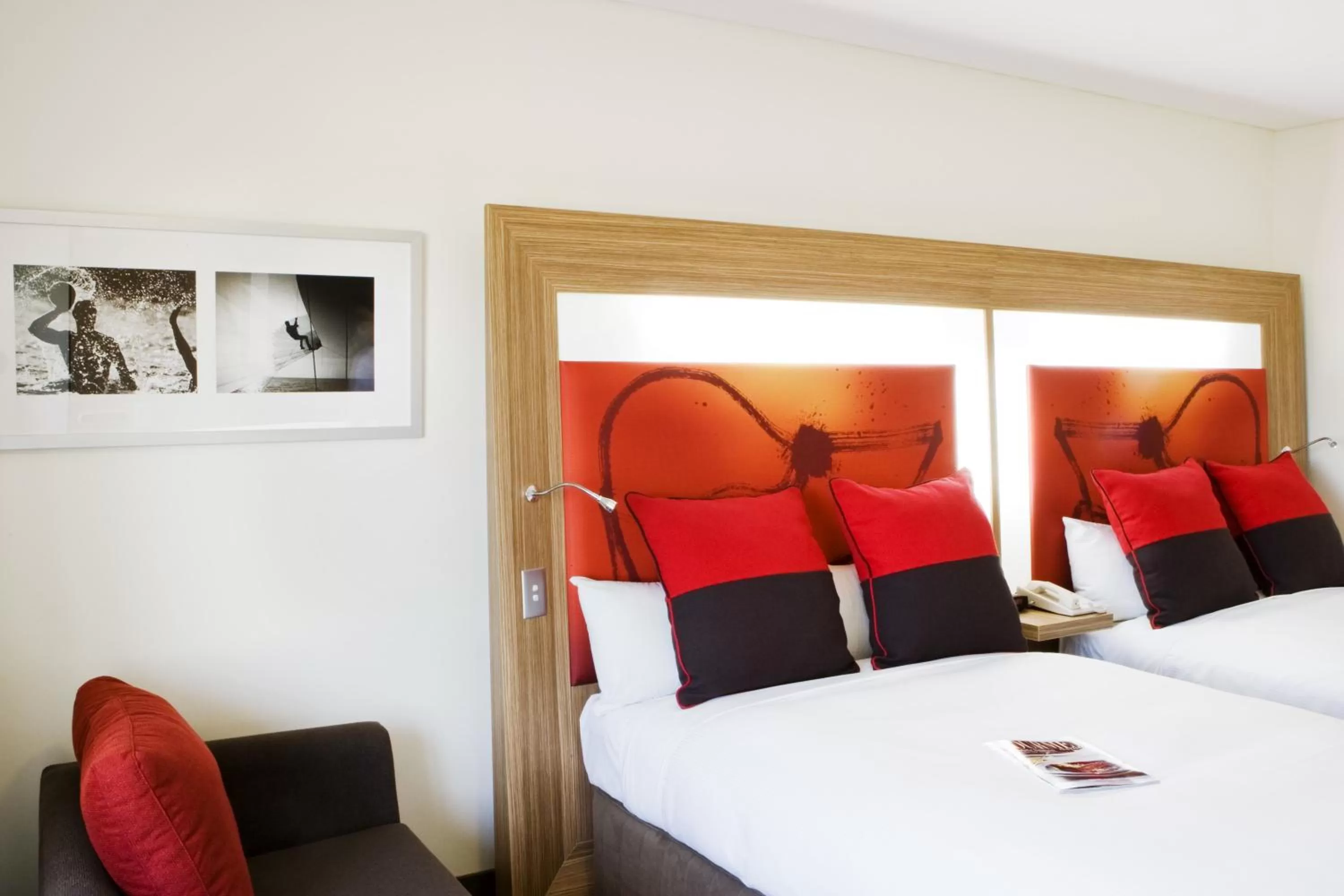 Bed in Novotel Sydney Olympic Park