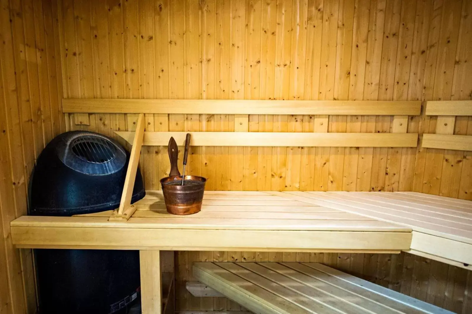 Sauna in Best Western University Inn