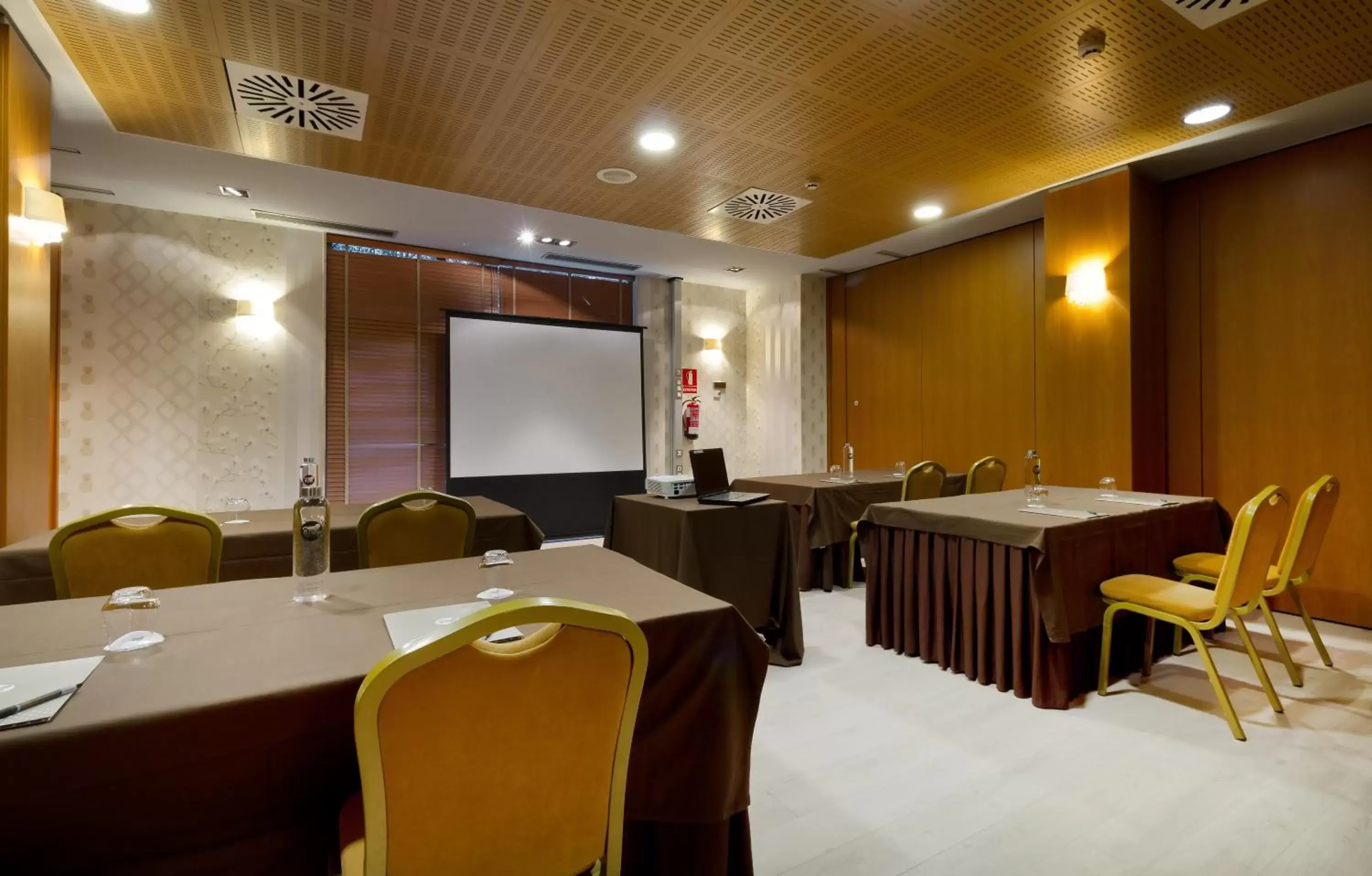 Seating area in Oca Villa de Avilés Hotel