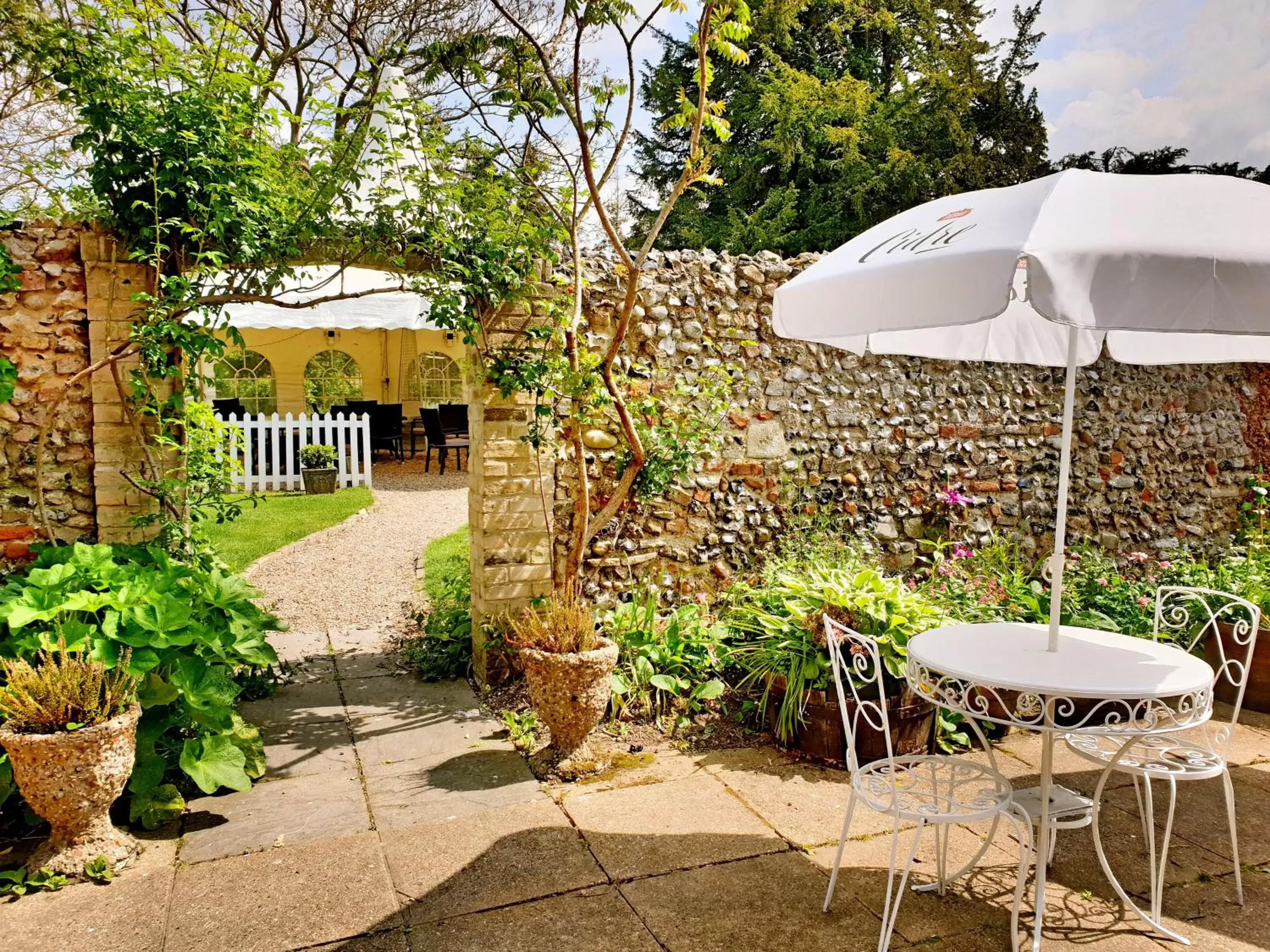 Garden in The Crown House Inn