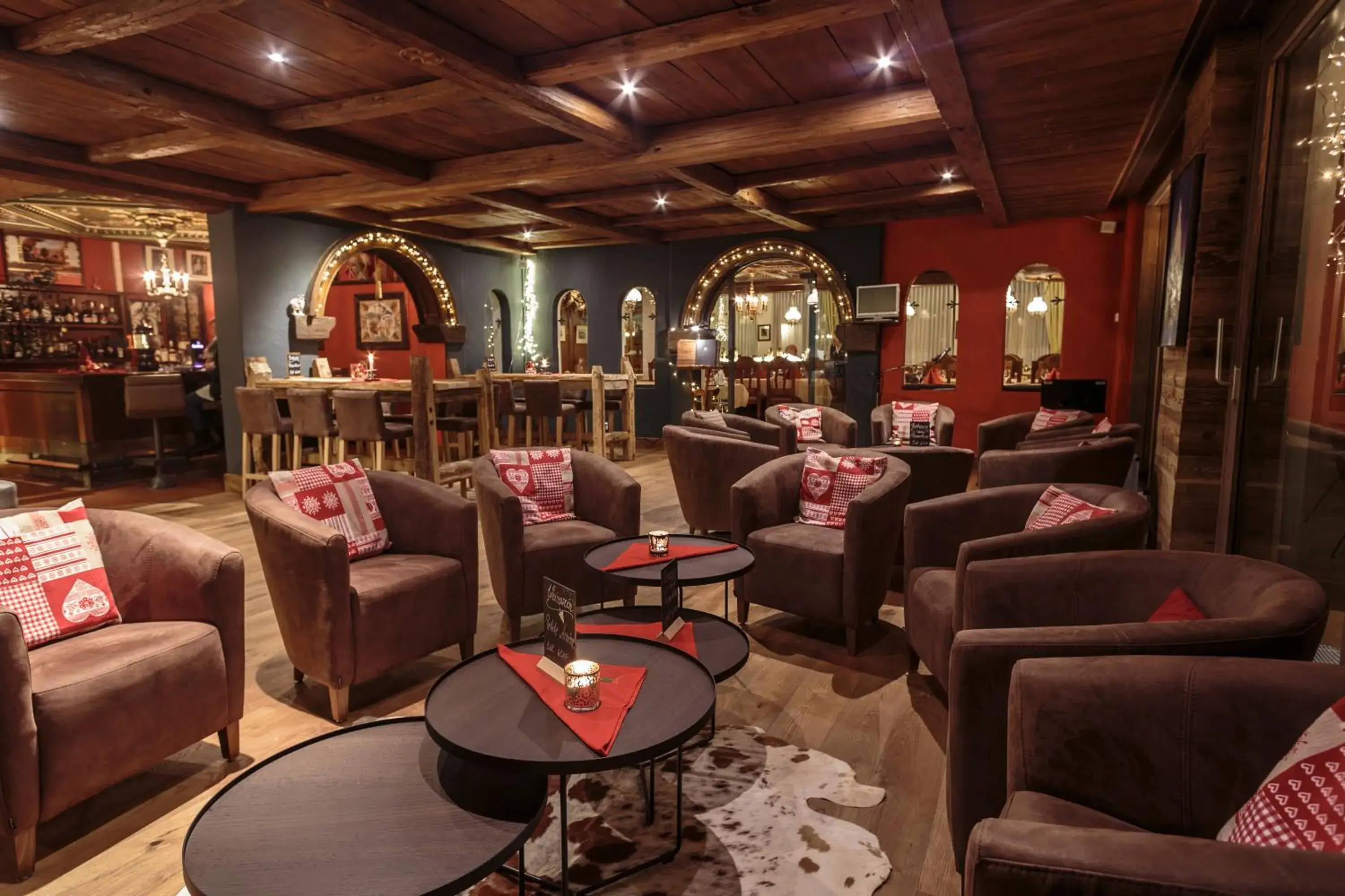 Lounge or bar in Zermatt Budget Rooms