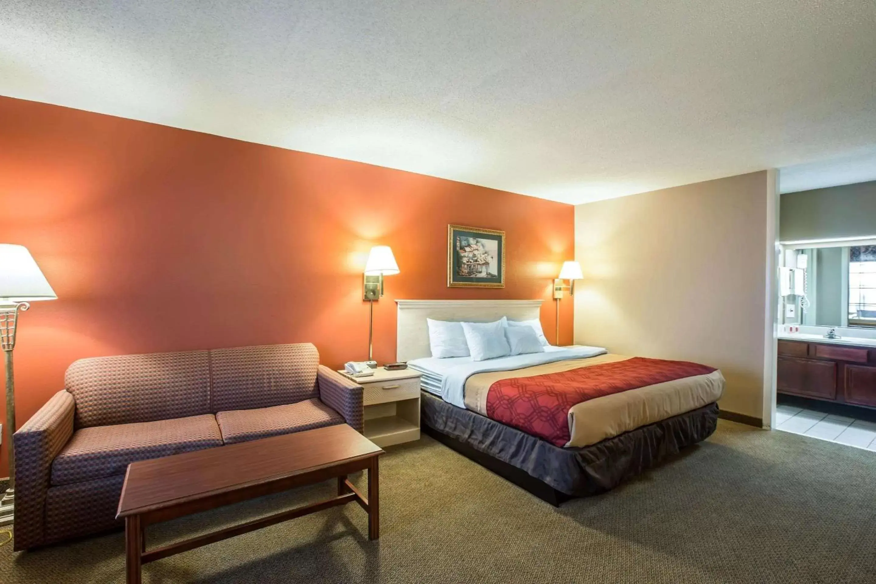 Photo of the whole room, Bed in Greeneville Inn And Suites