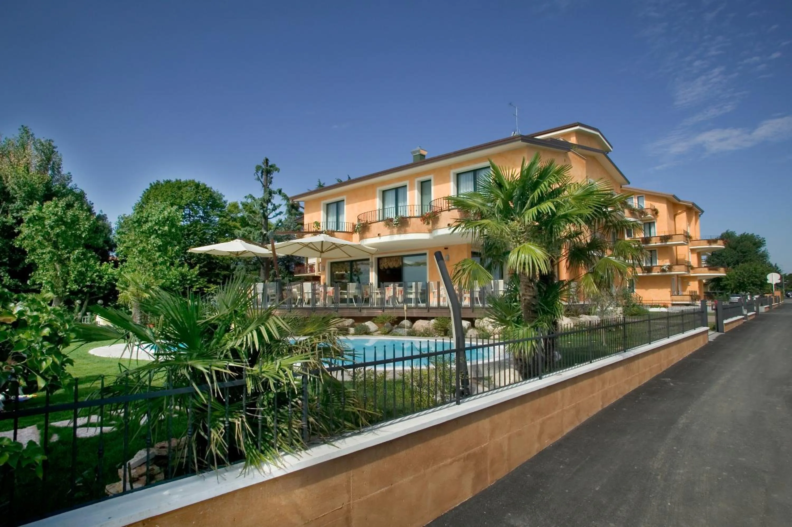 Property building in Hotel La Rondine