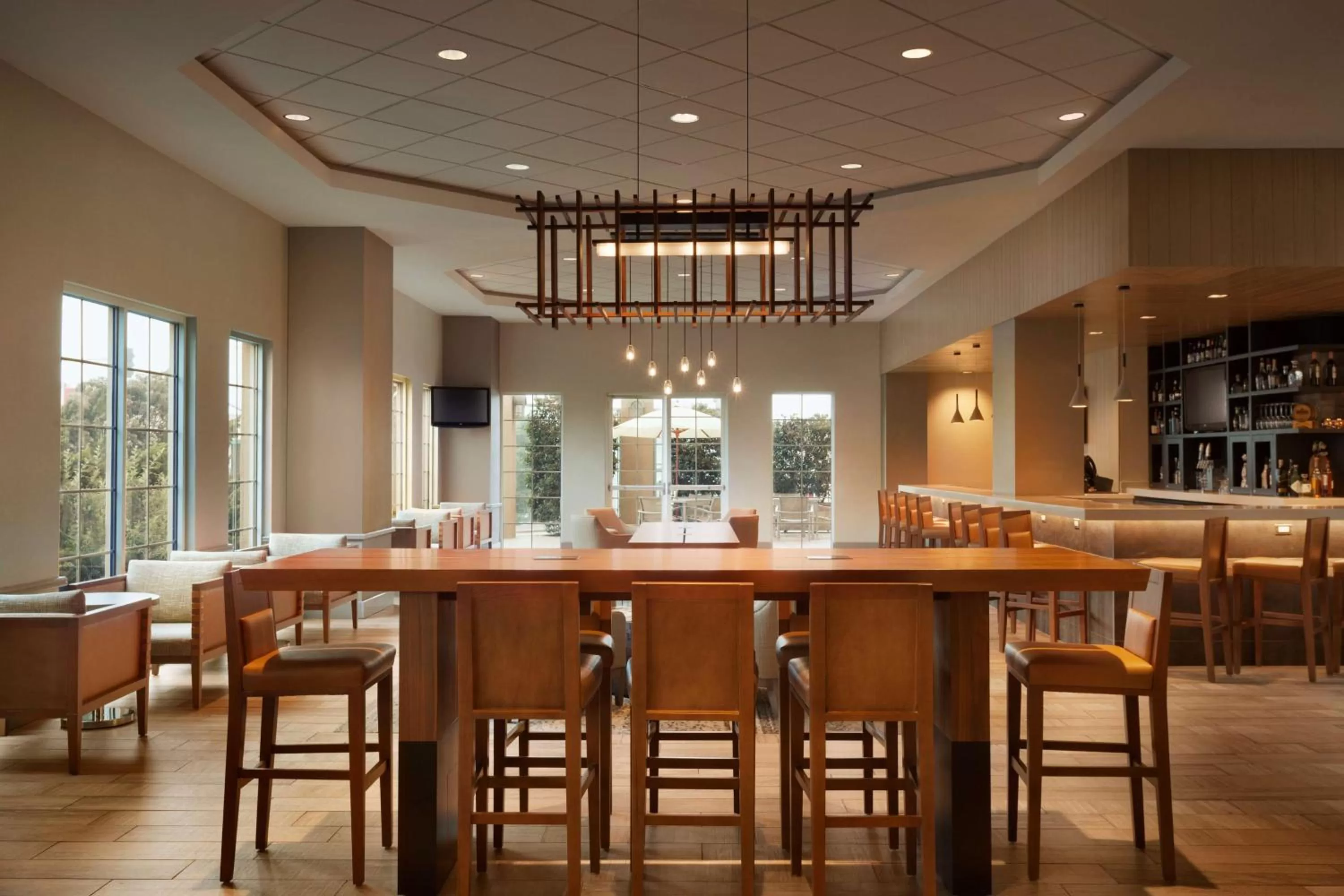 Lounge or bar in Embassy Suites by Hilton Monterey Bay Seaside