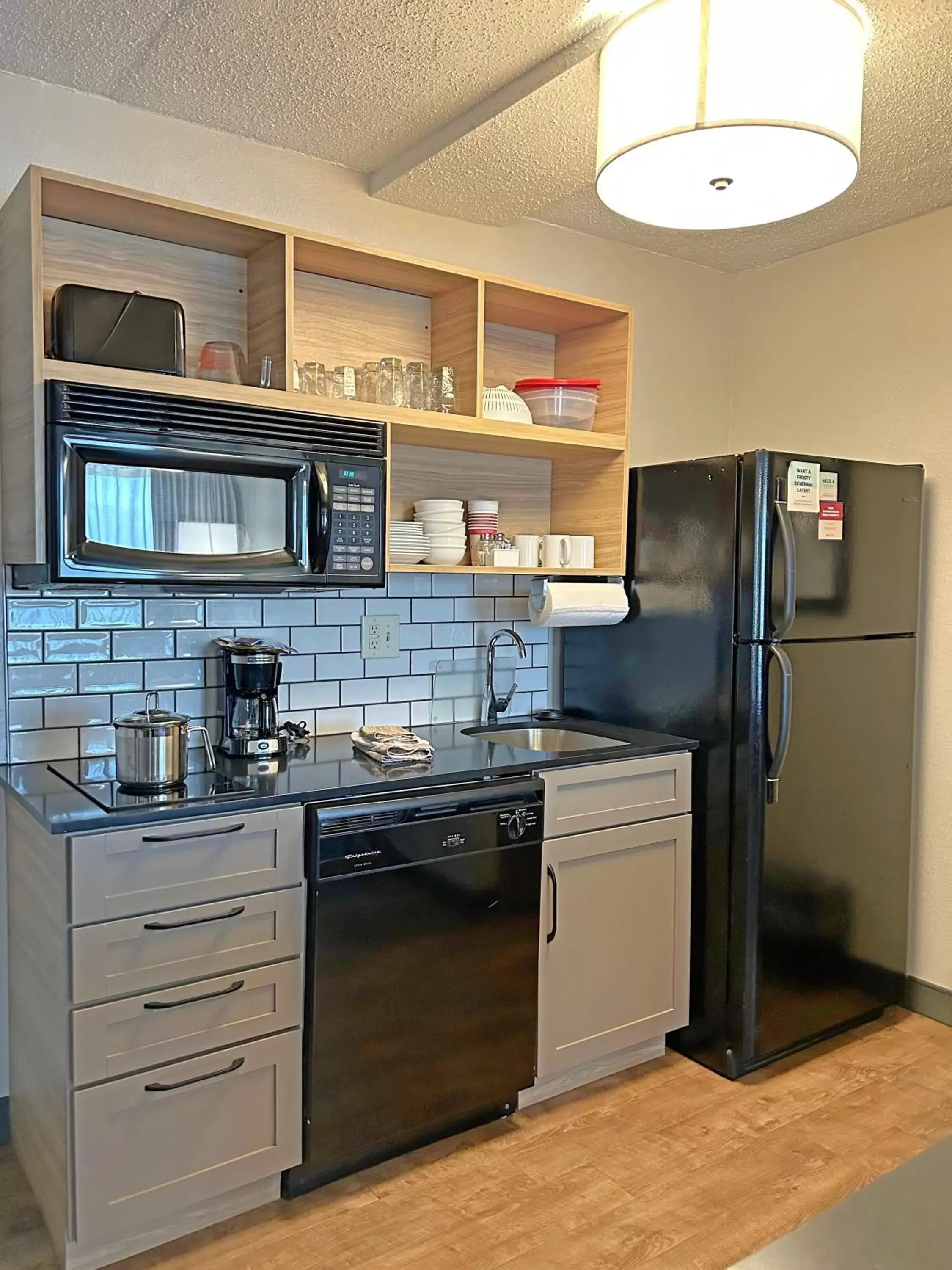 kitchen, Kitchen/Kitchenette in Candlewood Suites Indianapolis Downtown Medical District, an IHG Hotel
