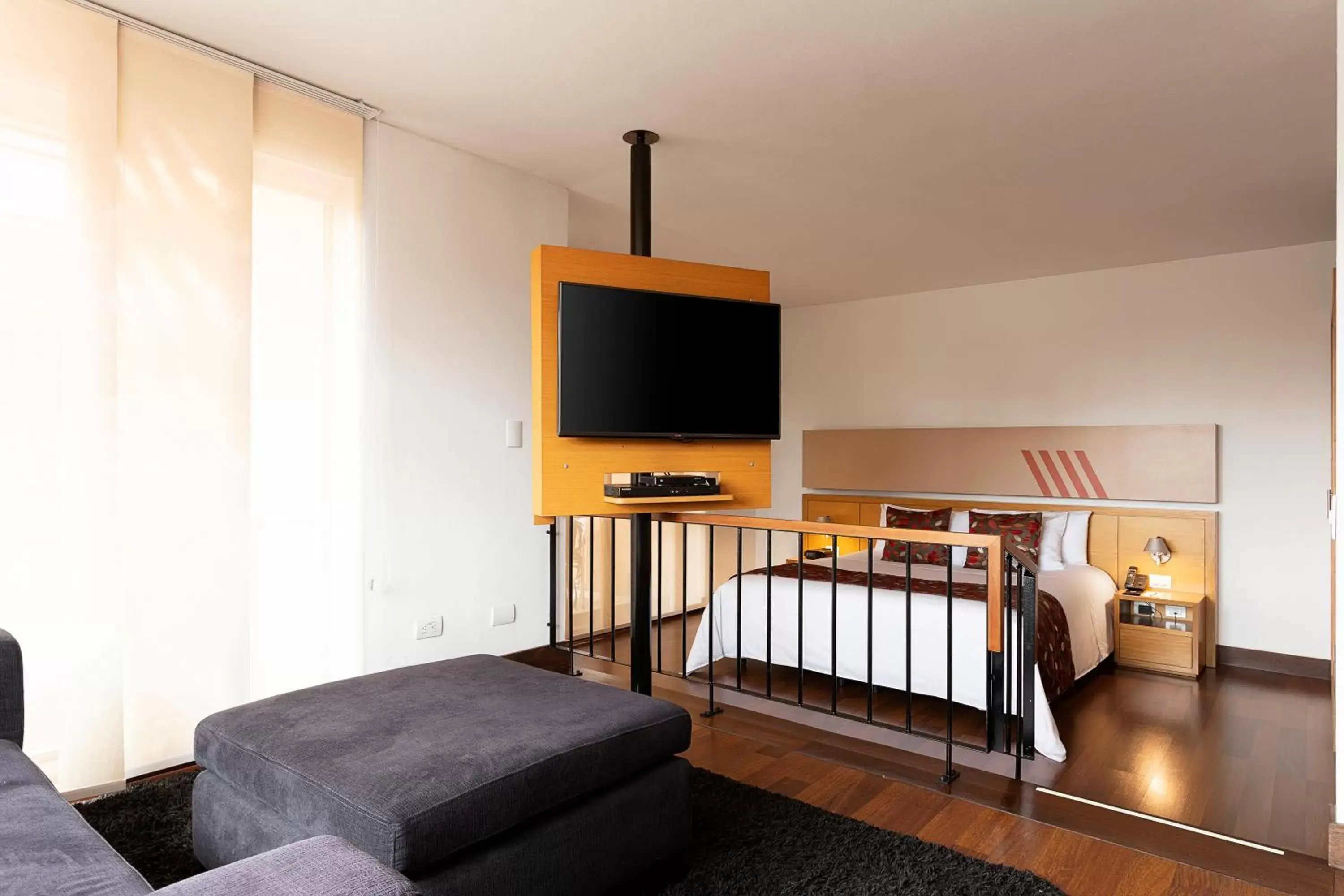 TV and multimedia, Room Photo in Hotel bh La Quinta