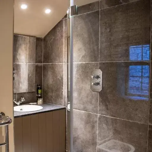 Shower, Bathroom in The Assheton Arms