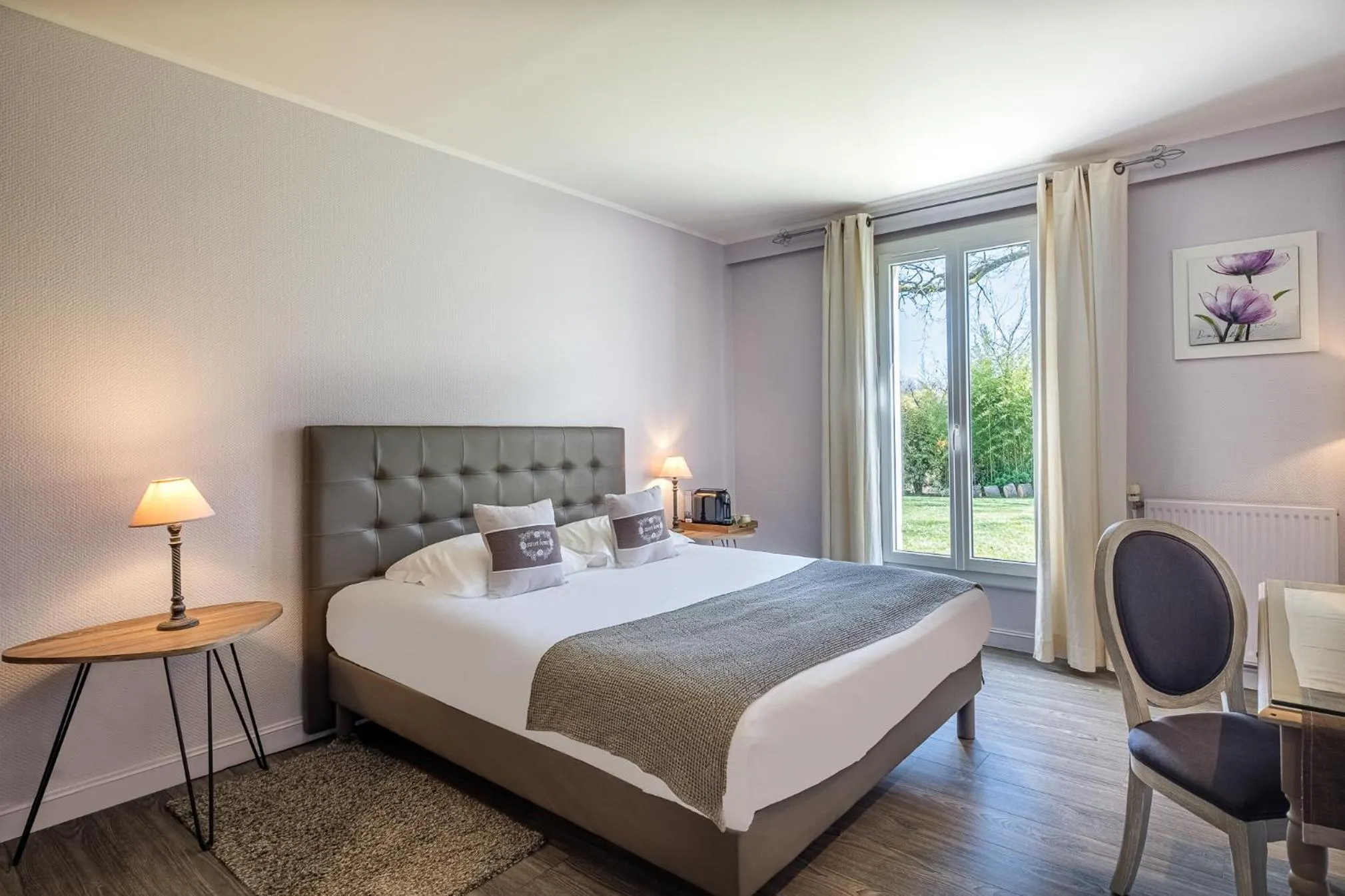 Photo of the whole room, Bed in Domaine de l'Echassier, The Originals Relais