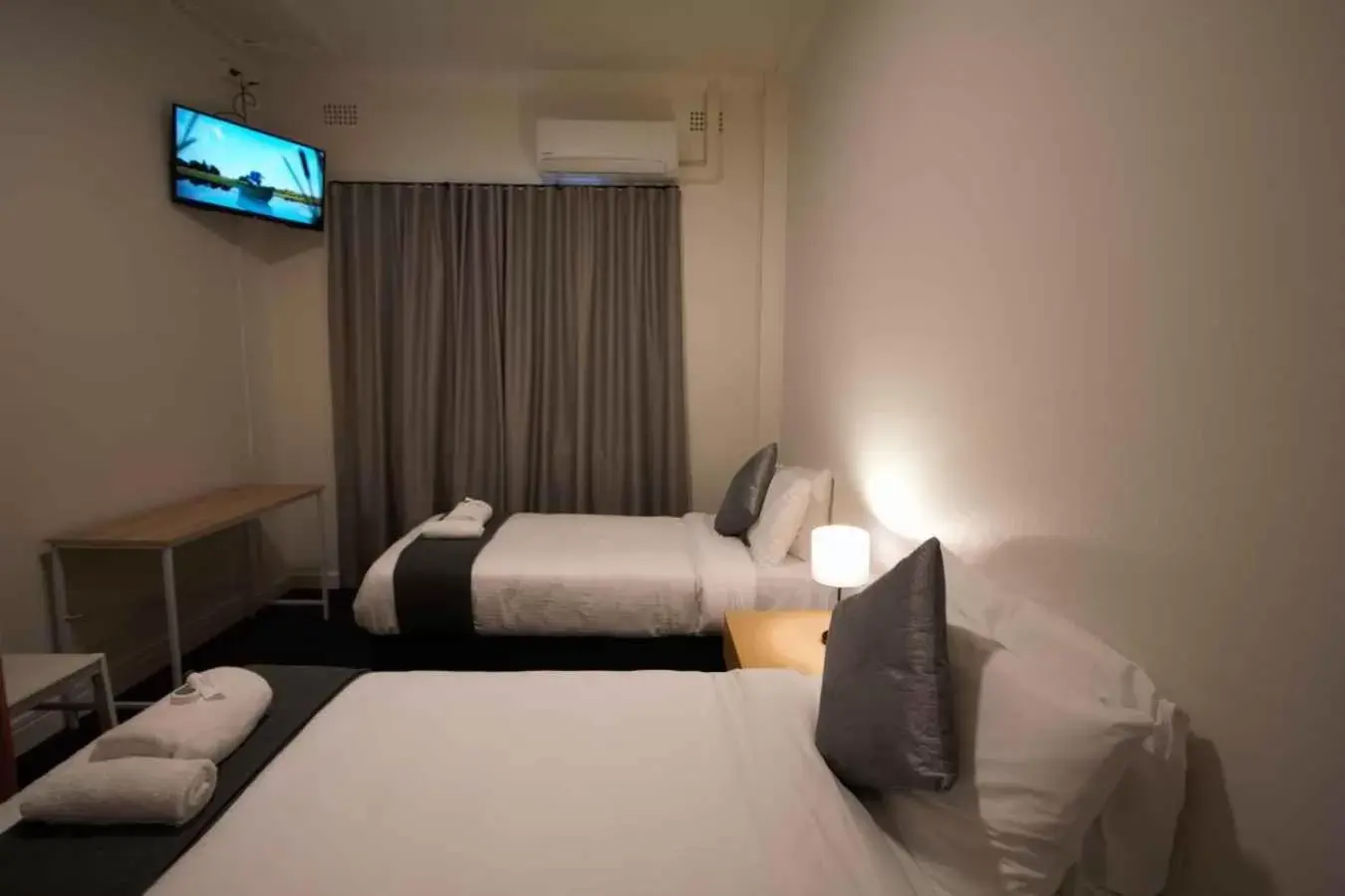 Bed in Sydney Junction Hotel