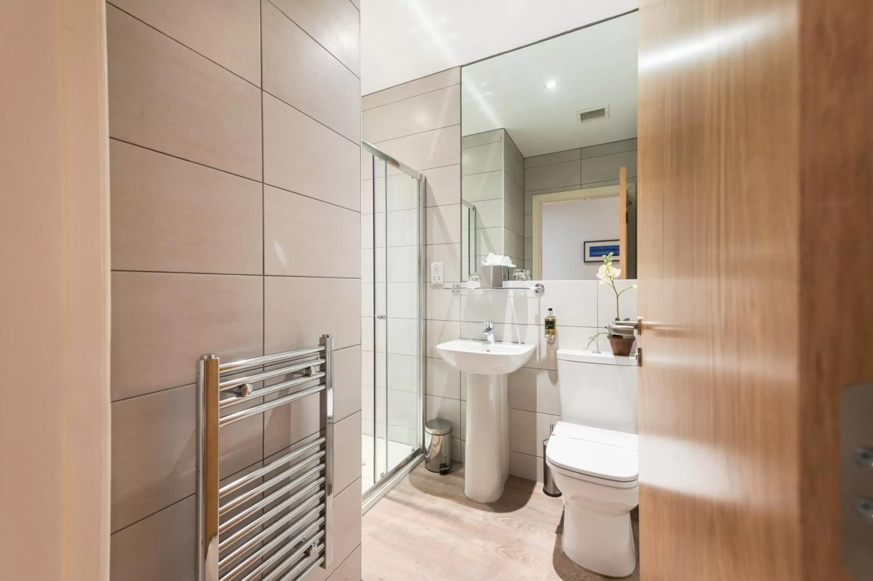 Bathroom in Braid Apartments by Mansley