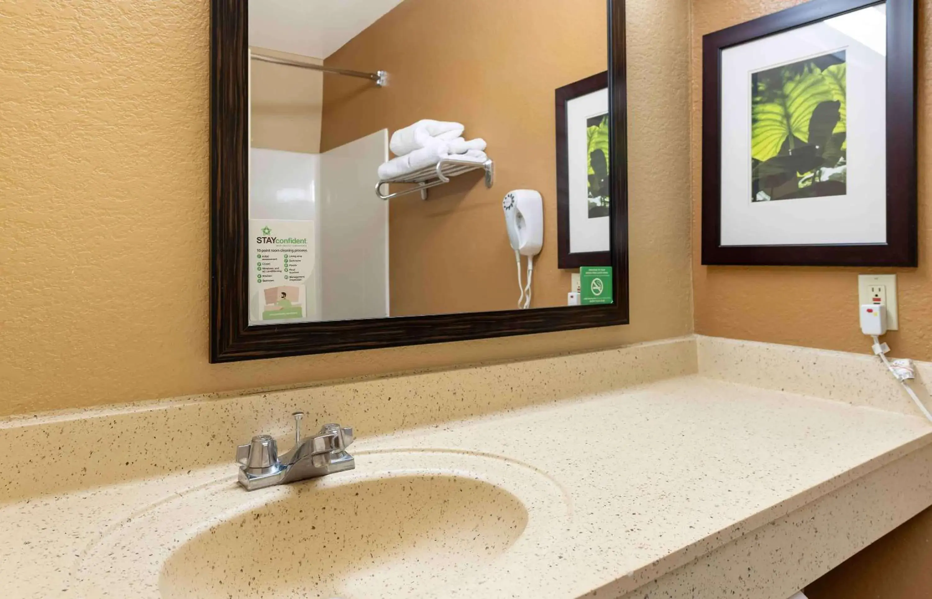 Bathroom in Extended Stay America Suites - Minneapolis - Airport - Eagan - South