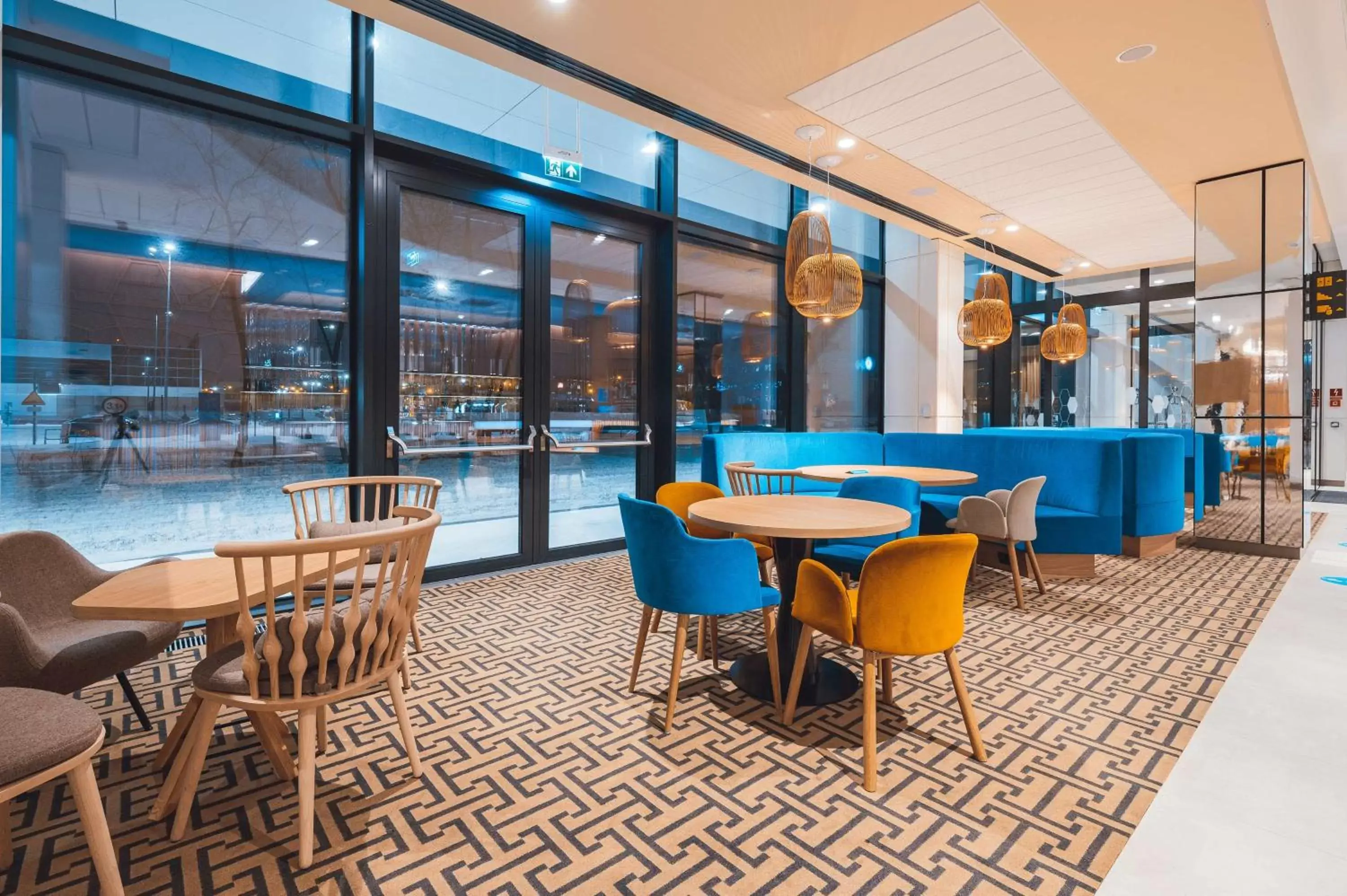 Dining area, Lounge/Bar in Hampton By Hilton Warsaw Reduta