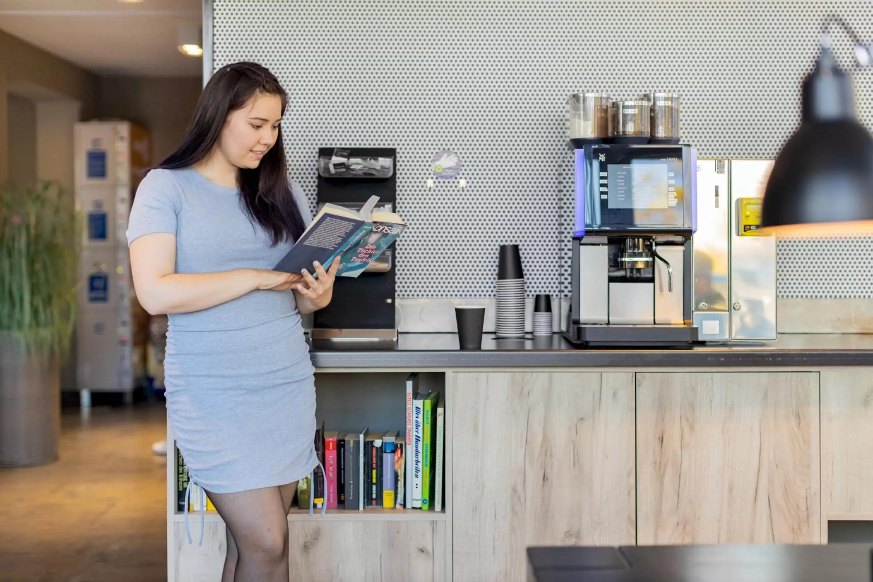 Lounge or bar in a&o Dresden Hauptbahnhof Lounge or bar in a&o Dresden Hauptbahnhof