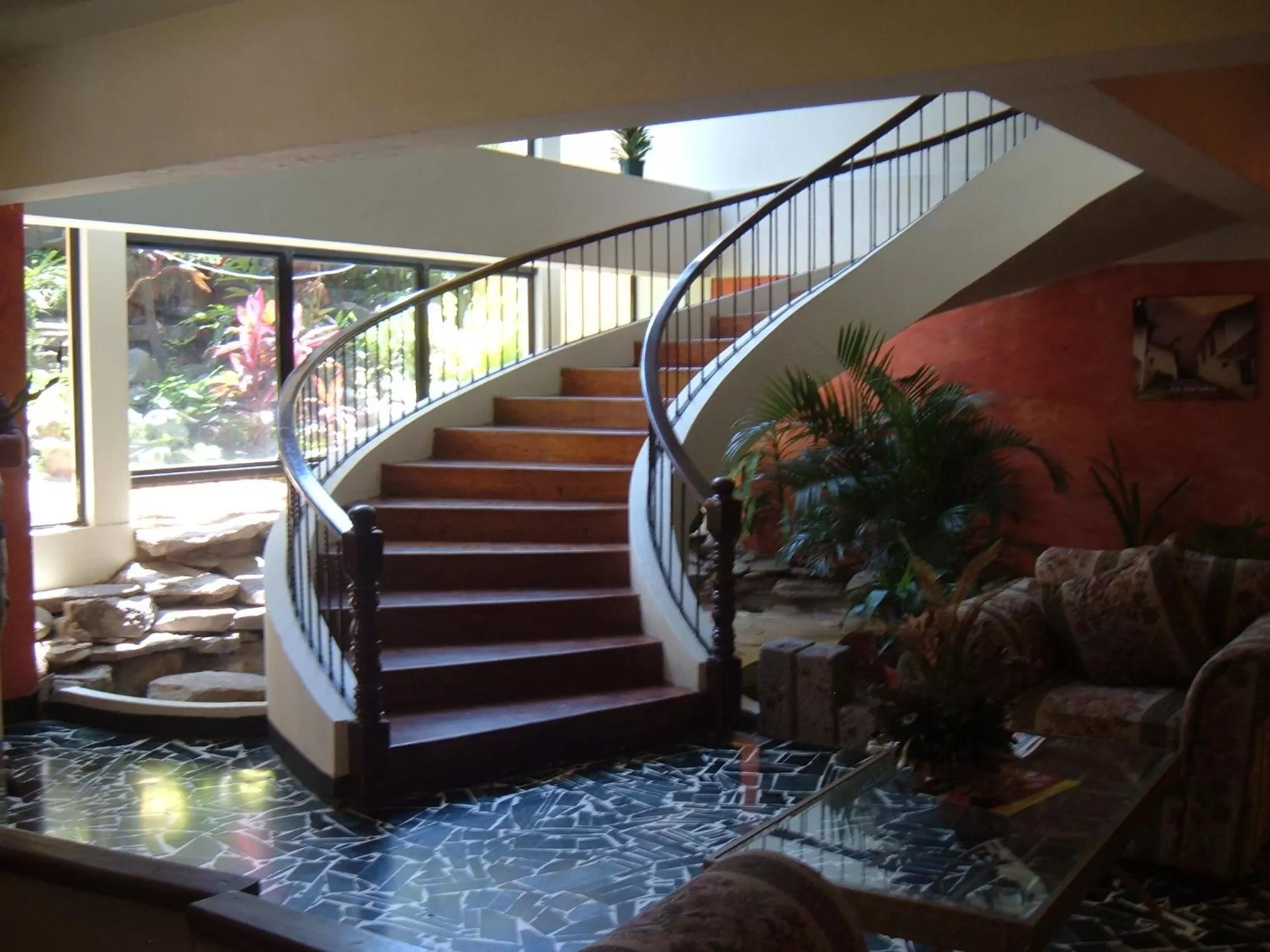 Communal lounge/ TV room in Hotel Mediterraneo Plaza