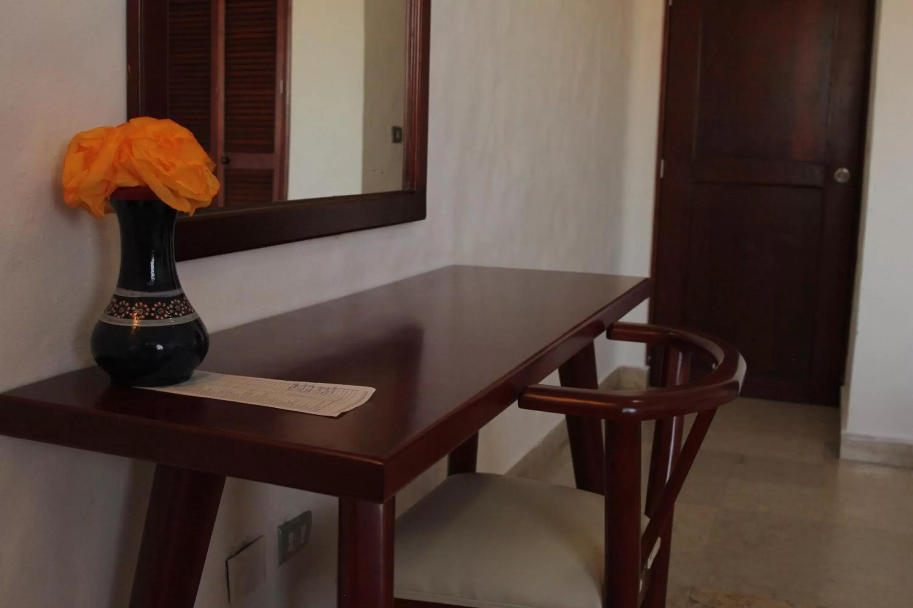 Property building in Hotel Quijote Inn Property building in Hotel Quijote Inn