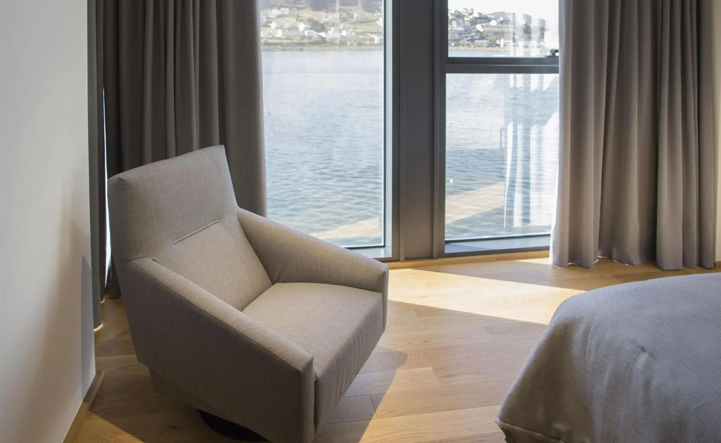 River view, Seating Area in Viveiro Urban Hotel