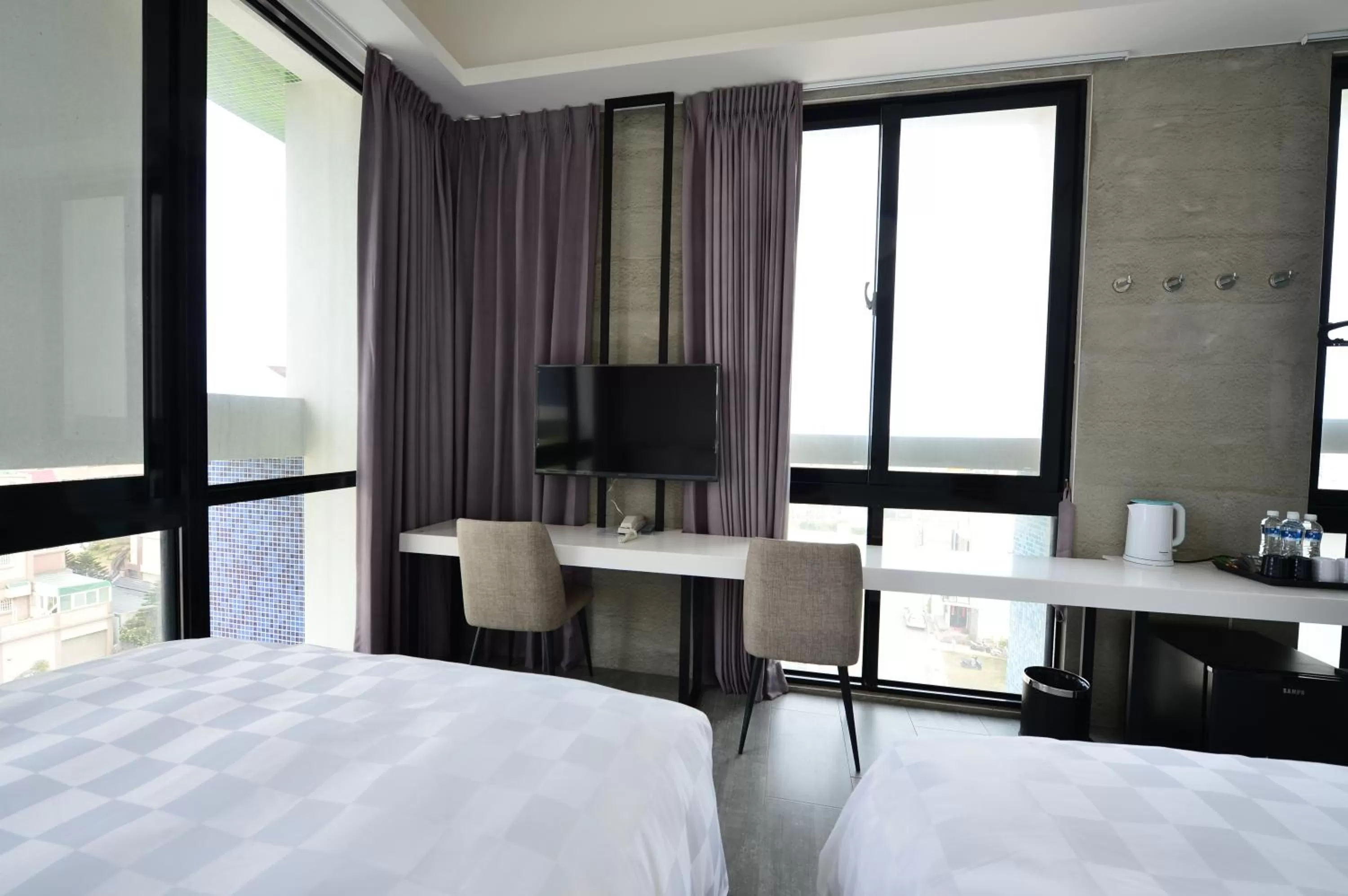 Photo of the whole room, Bed in Sky Square Business Travel