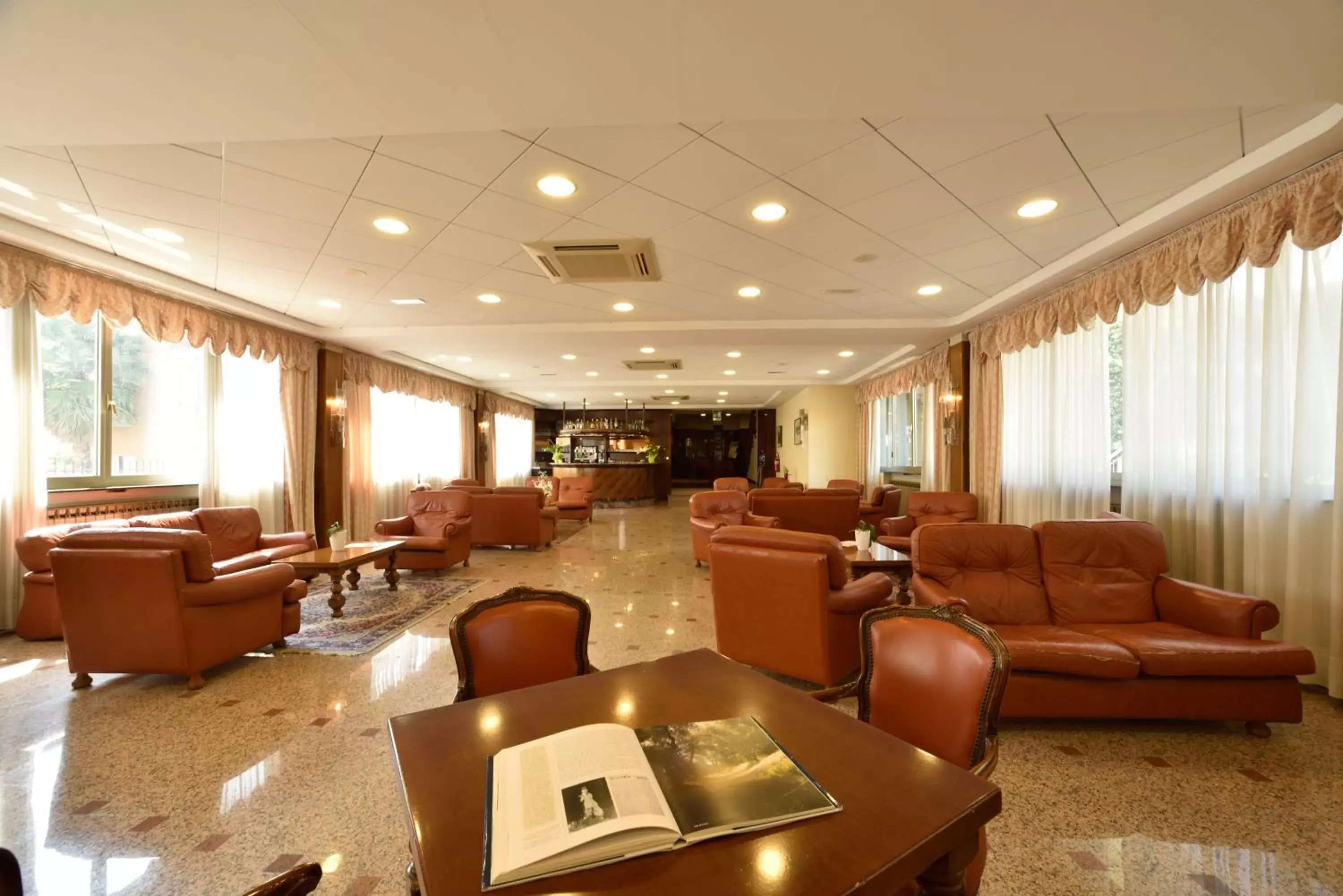 Lounge or bar in Hotel Bergamo Mare Mhotelsgroup