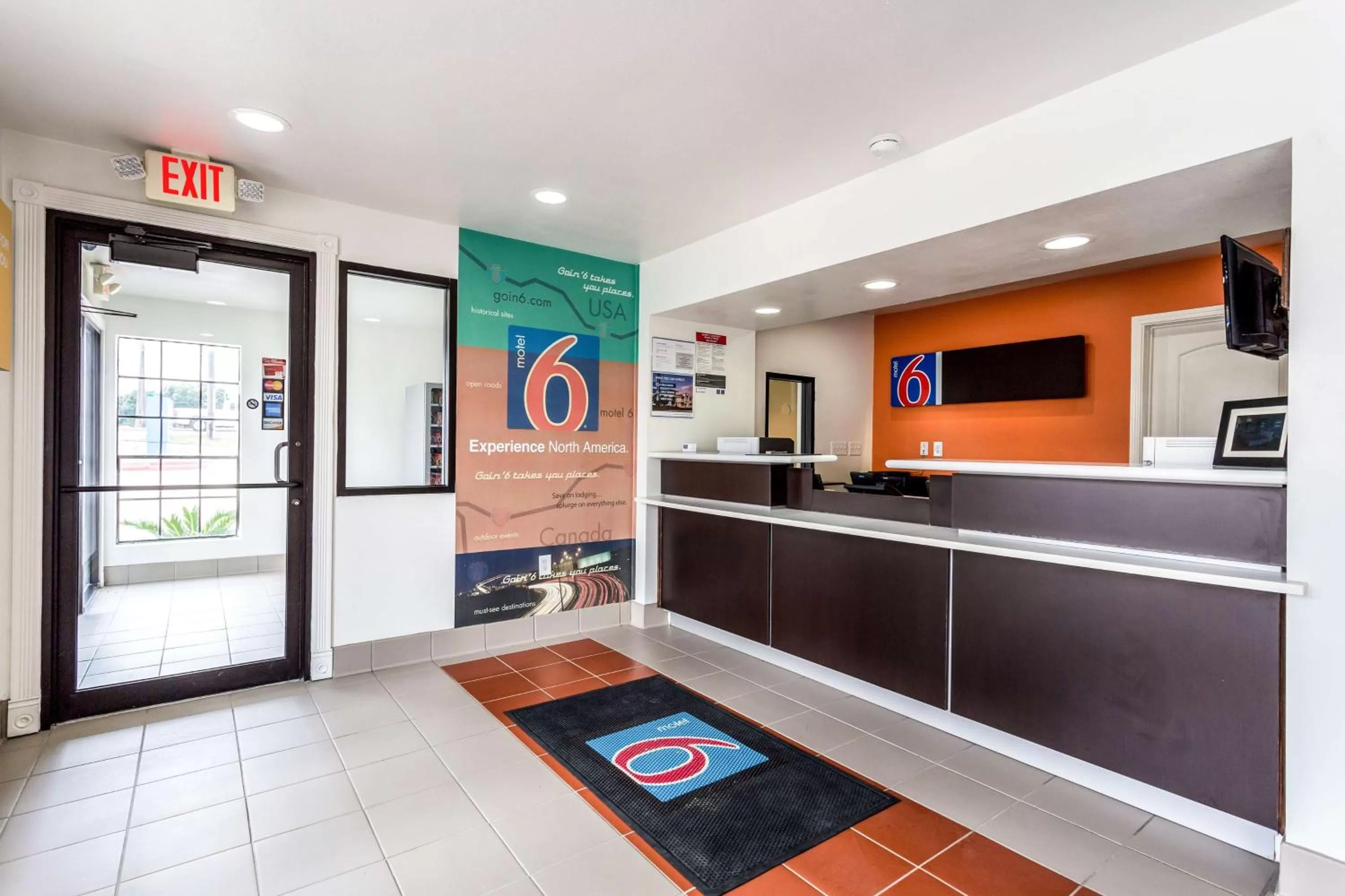 Lobby or reception in Motel 6-Bryan, TX - College Station