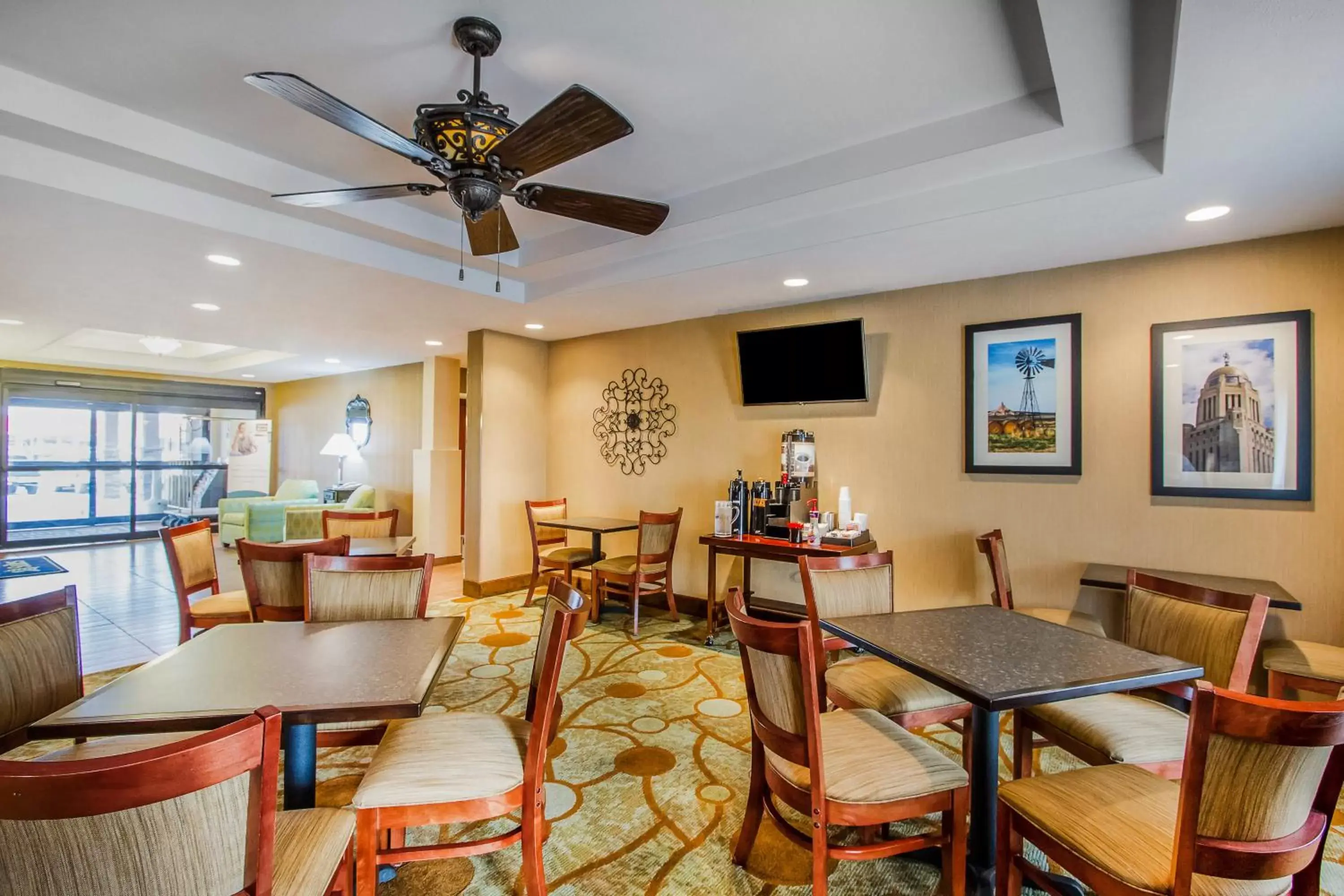 Continental breakfast, Restaurant/Places to Eat in MainStay Suites Grand Island