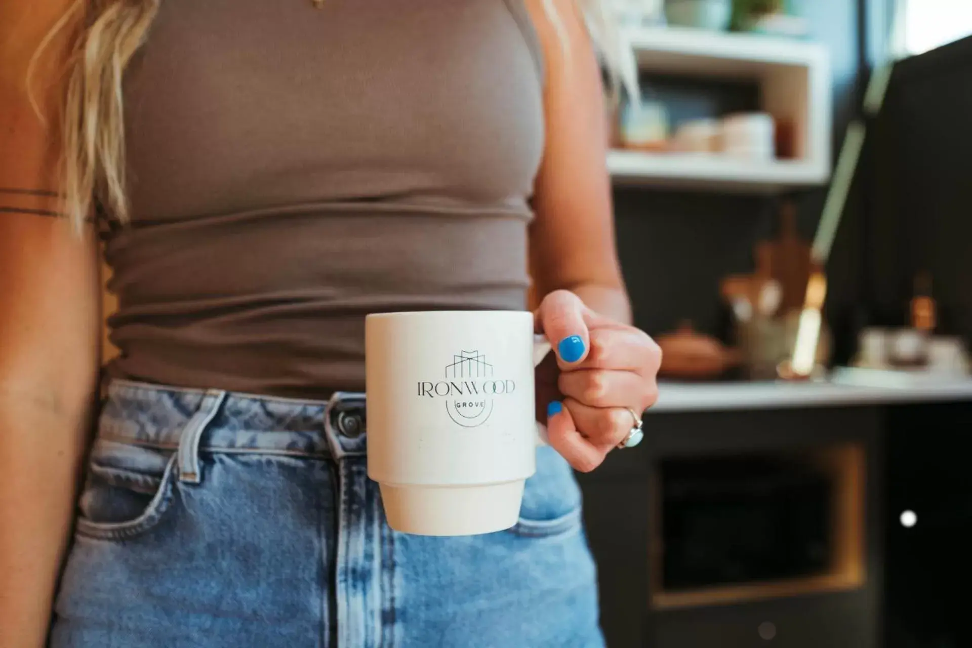 Coffee/tea facilities in Ironwood Grove, Tiny House Hotel