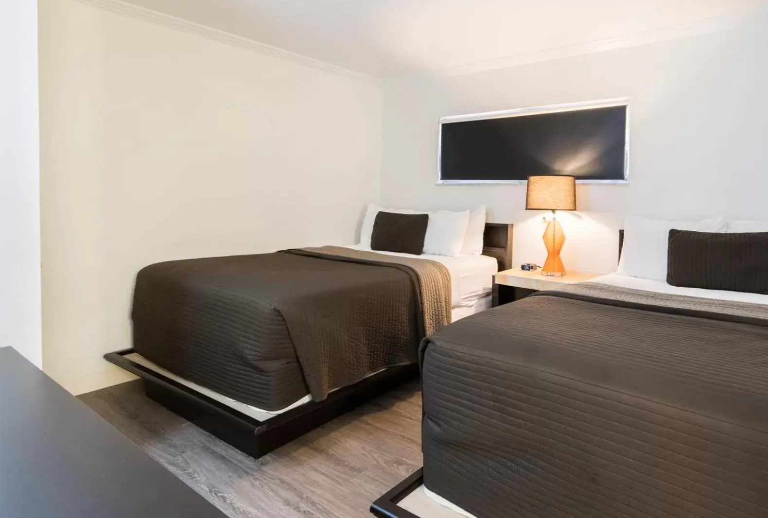 Bedroom, Bed in Hibiscus Suites - Sarasota