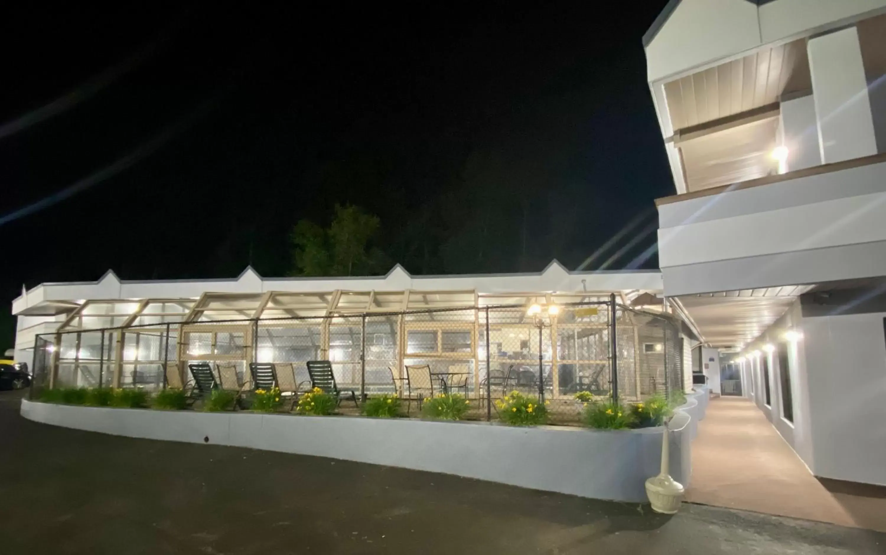 Patio in Days Inn by Wyndham Pittsburgh Patio in Days Inn by Wyndham Pittsburgh