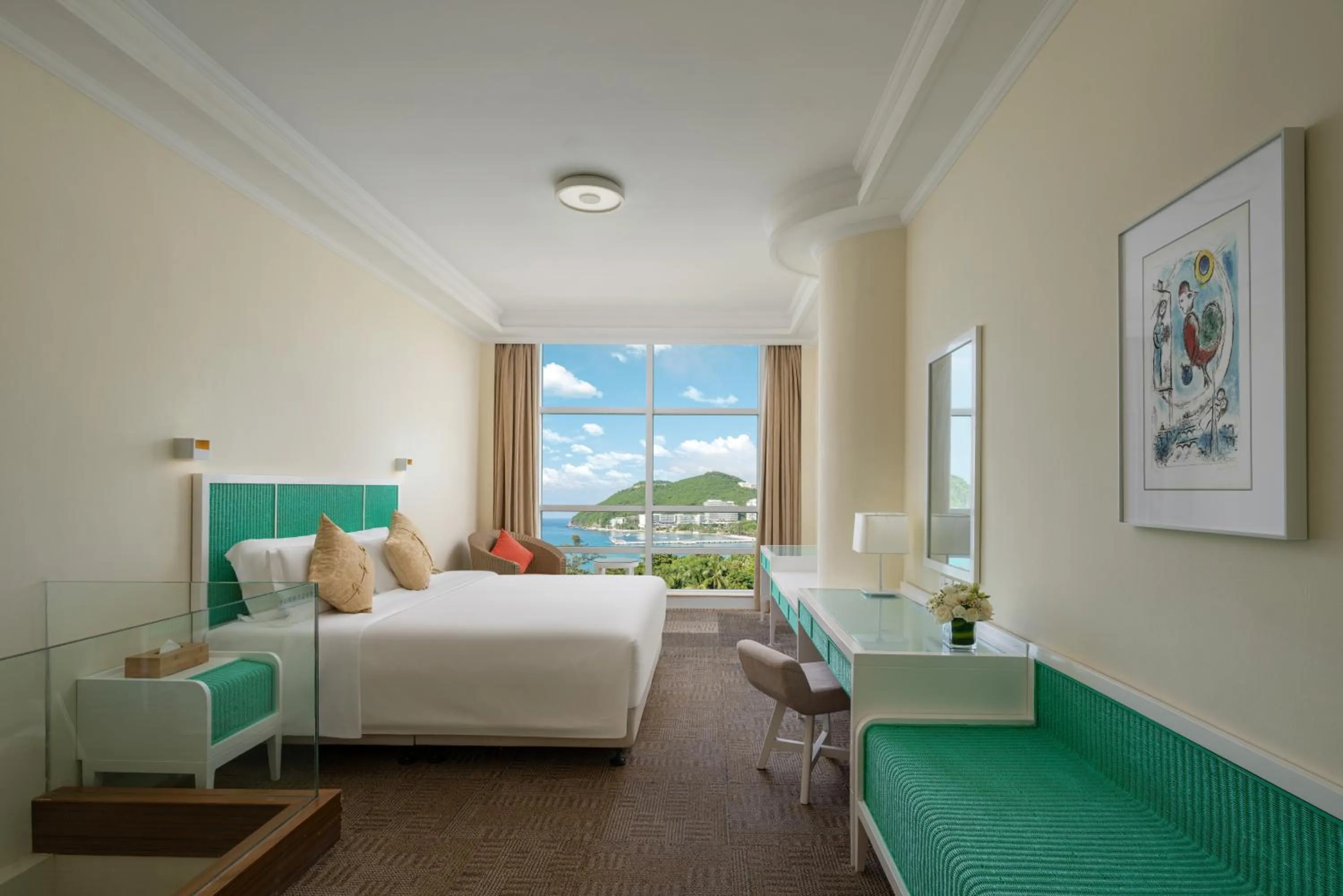 Bed in Sunshine Resort Intime Sanya