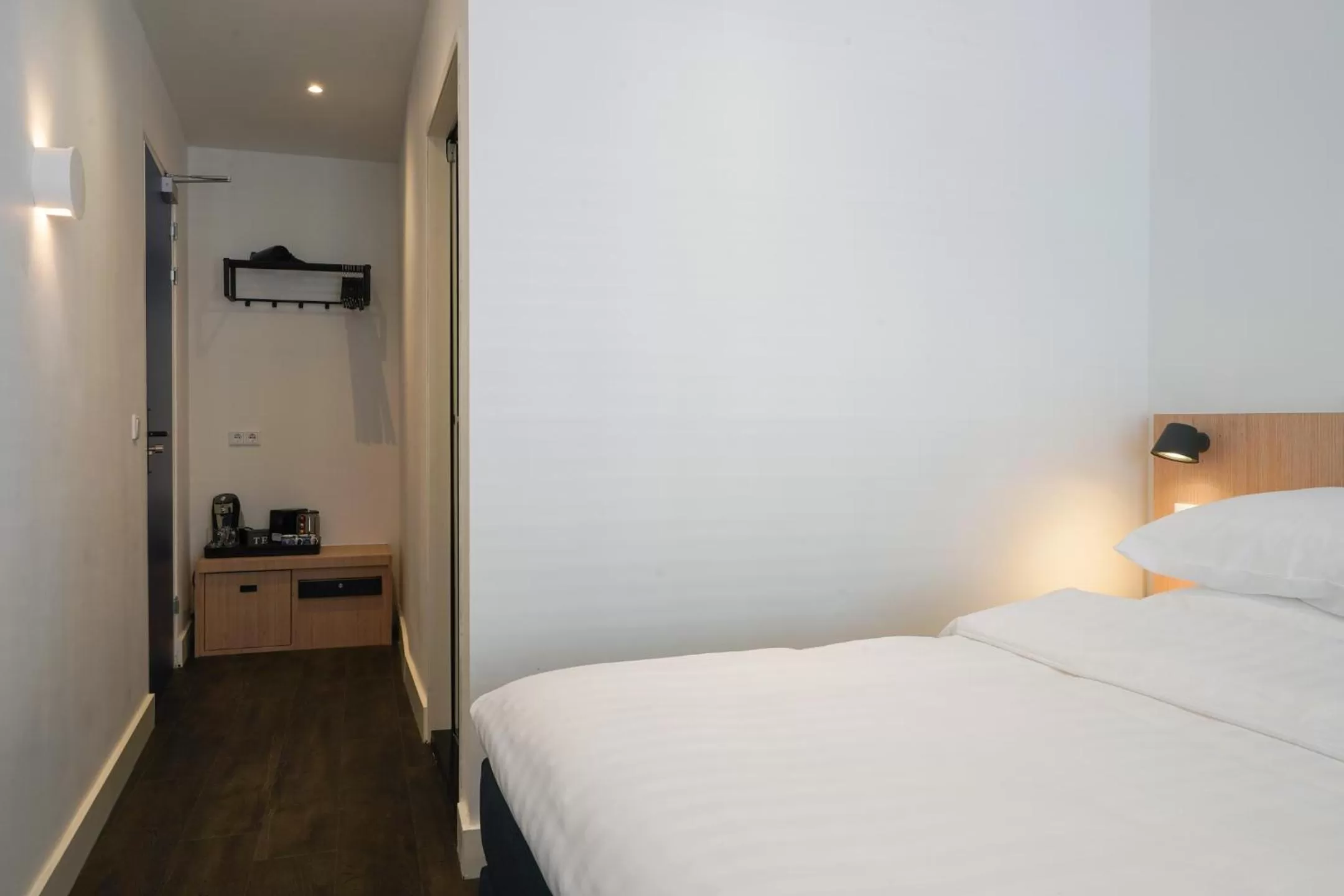 Non alcoholic drinks, Bed in Amistad hotel