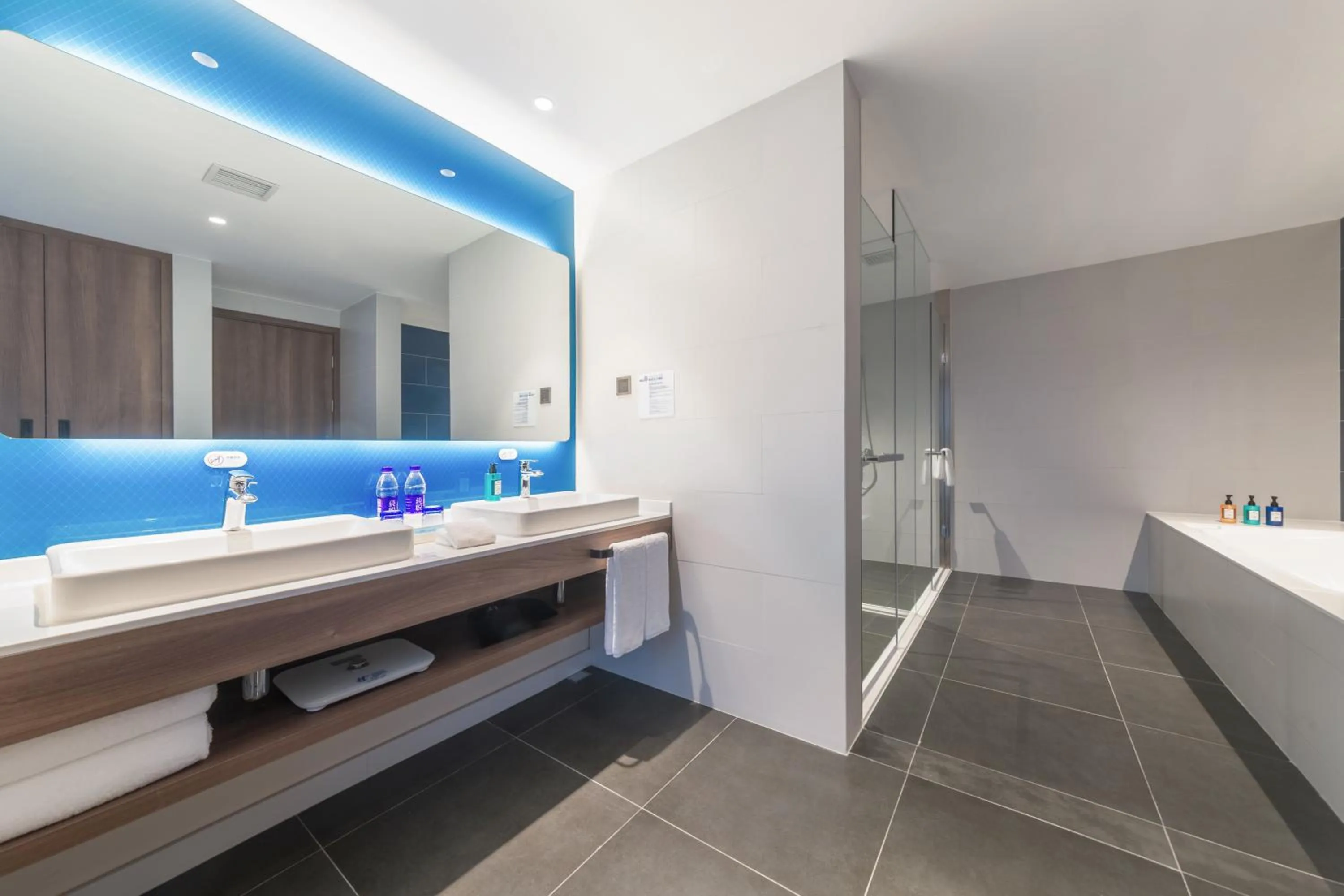 Bathroom in Holiday Inn Express Beijing Shijingshan Lakeview by IHG