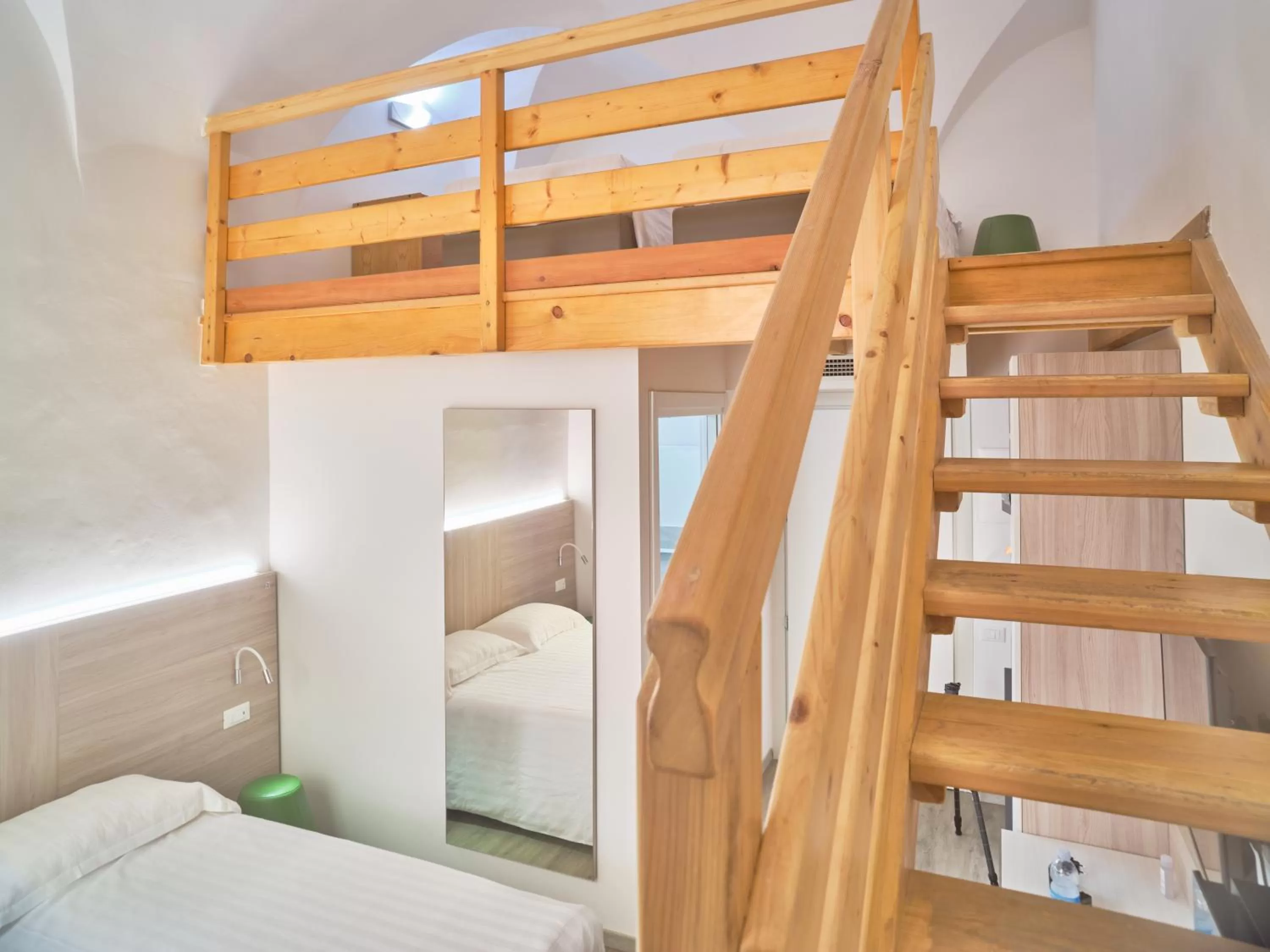 bunk bed, Bed in Hotel Medusa