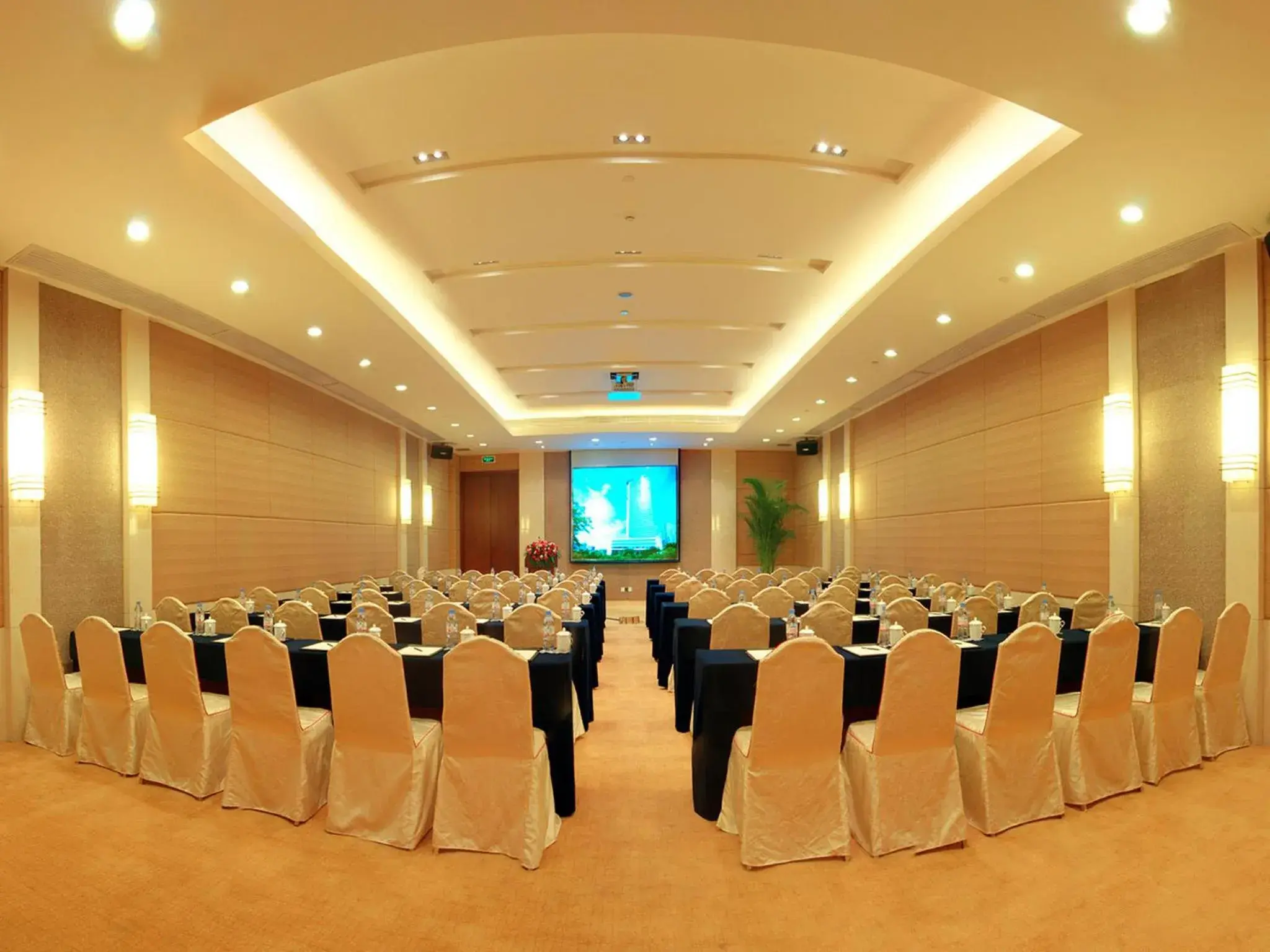 Meeting/conference room in HJ International Hotel