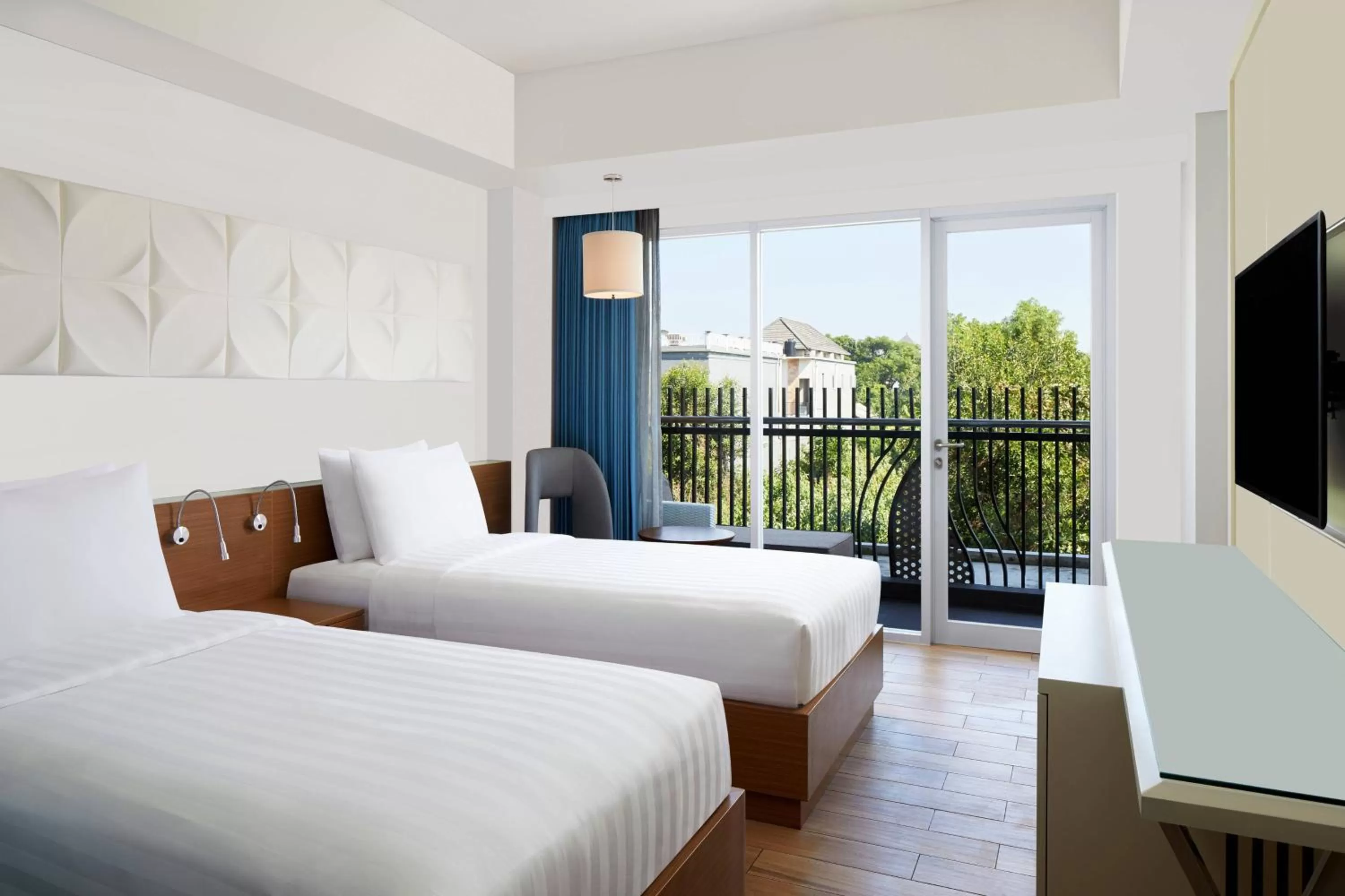 Swimming pool, Bed in Fairfield by Marriott Bali Kuta Sunset Road