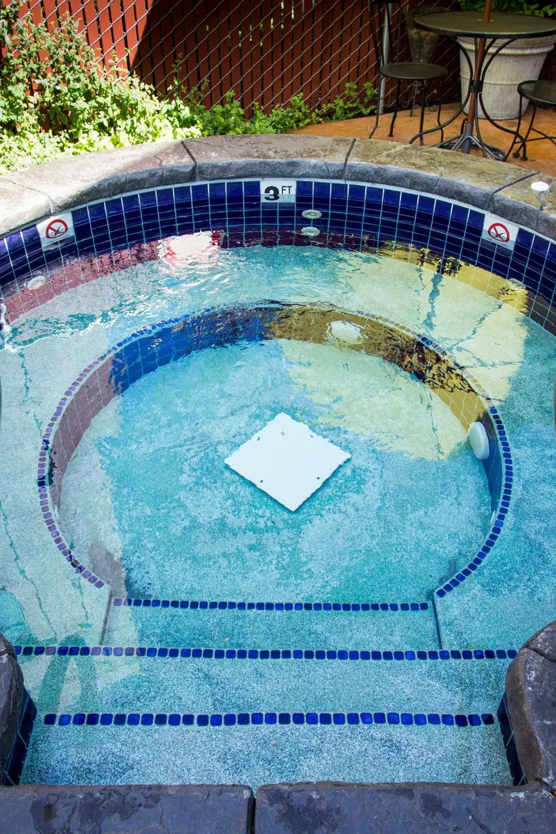 Day, Swimming Pool in Campus Inn & Suites Eugene Downtown