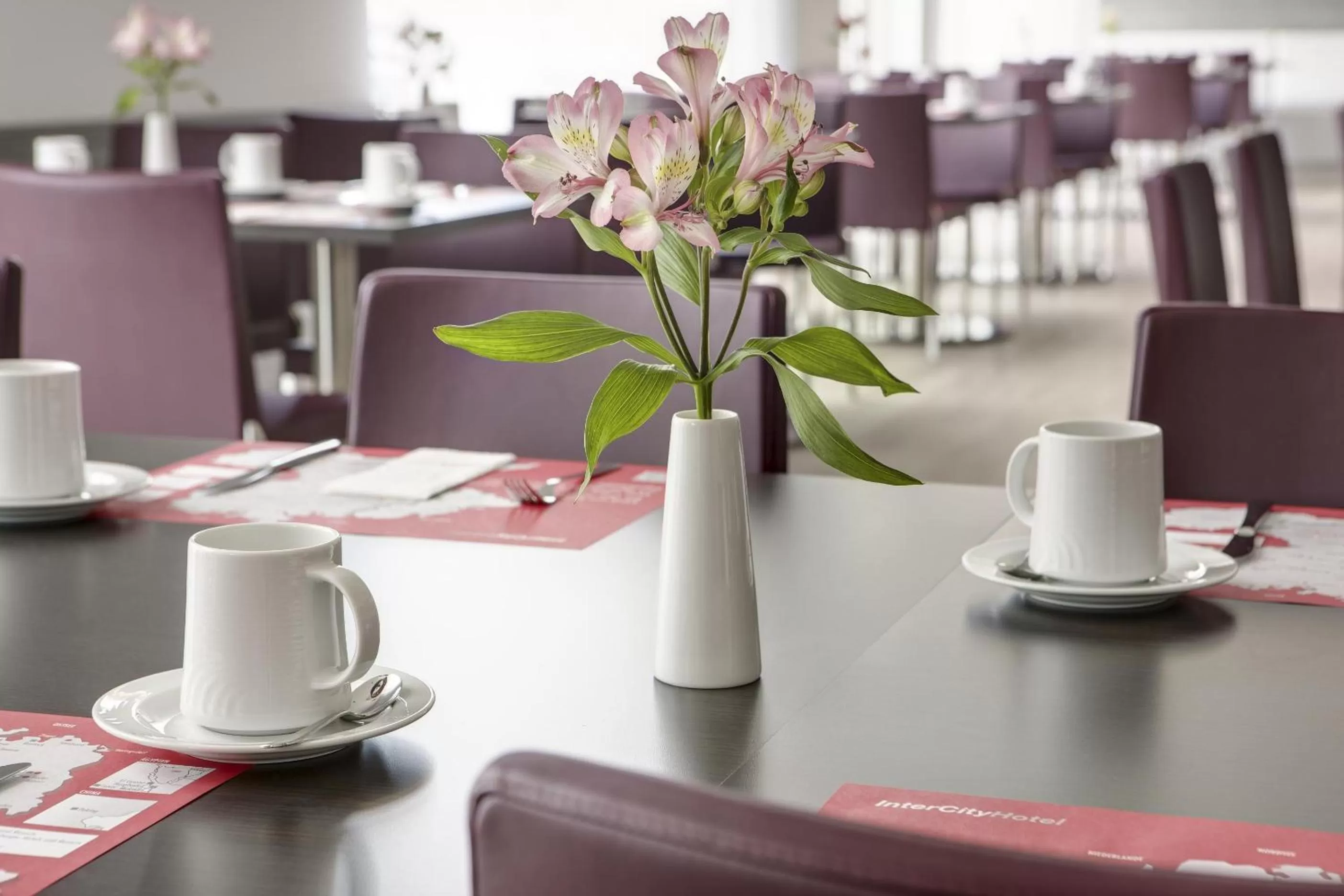 Restaurant/places to eat in IntercityHotel Kiel