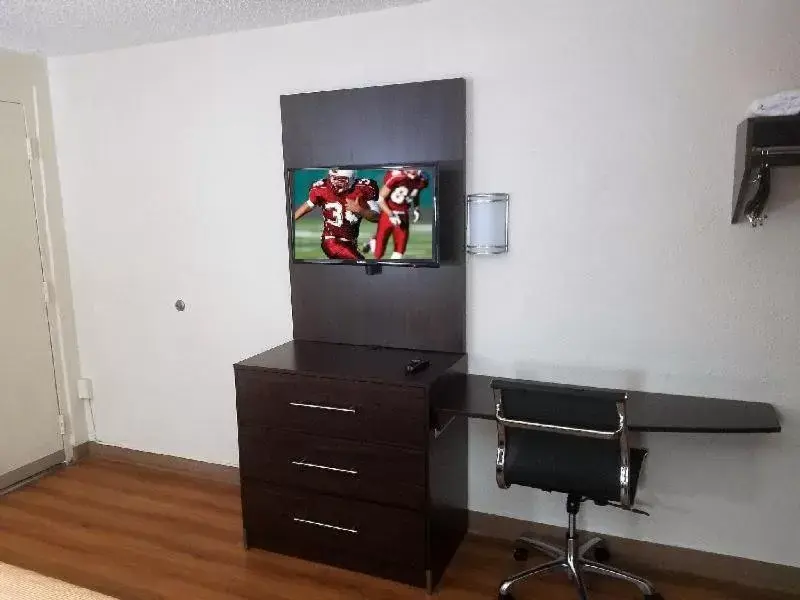 TV/Entertainment Center in Qubed San Antonio