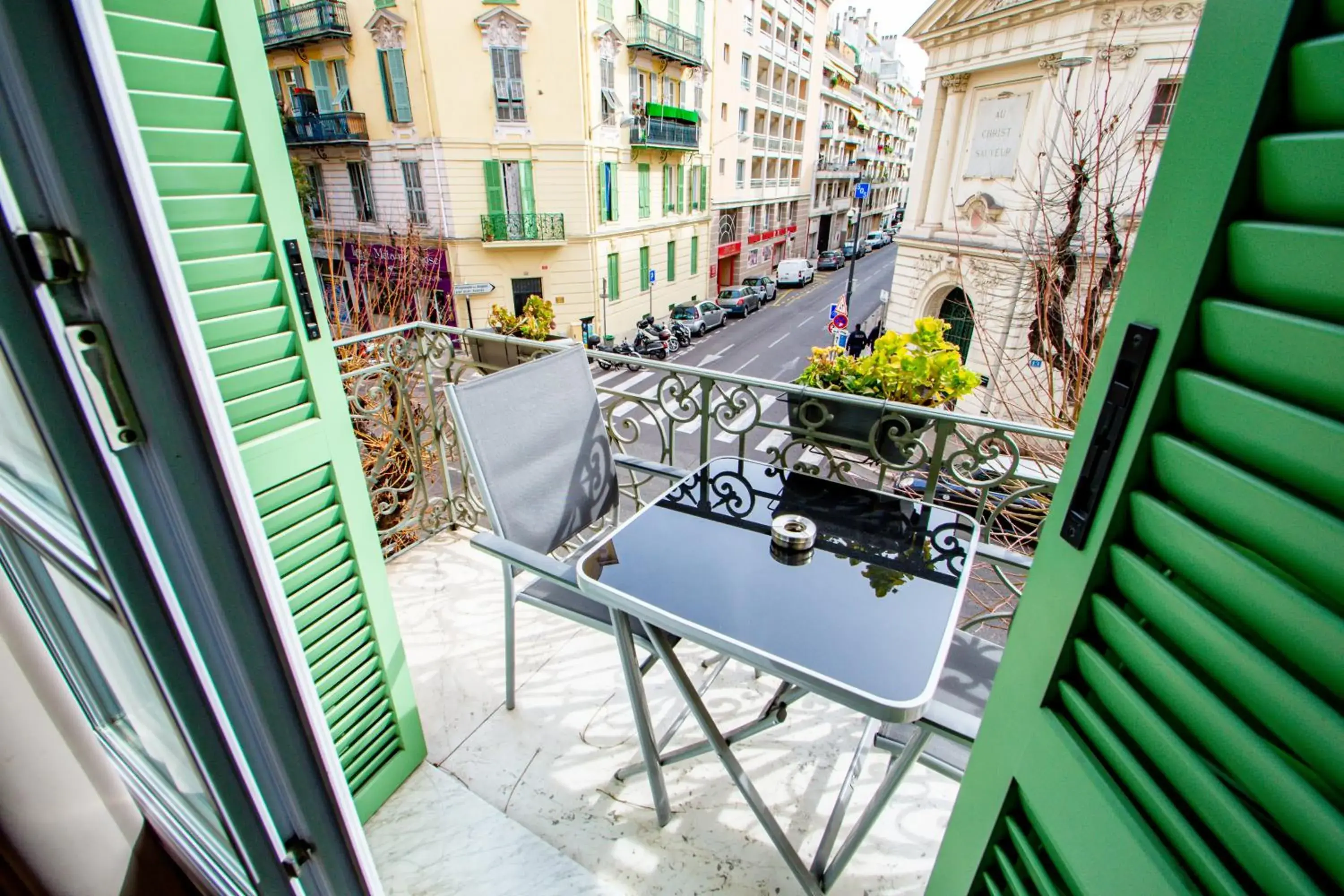 Day, Balcony/Terrace in Parisien