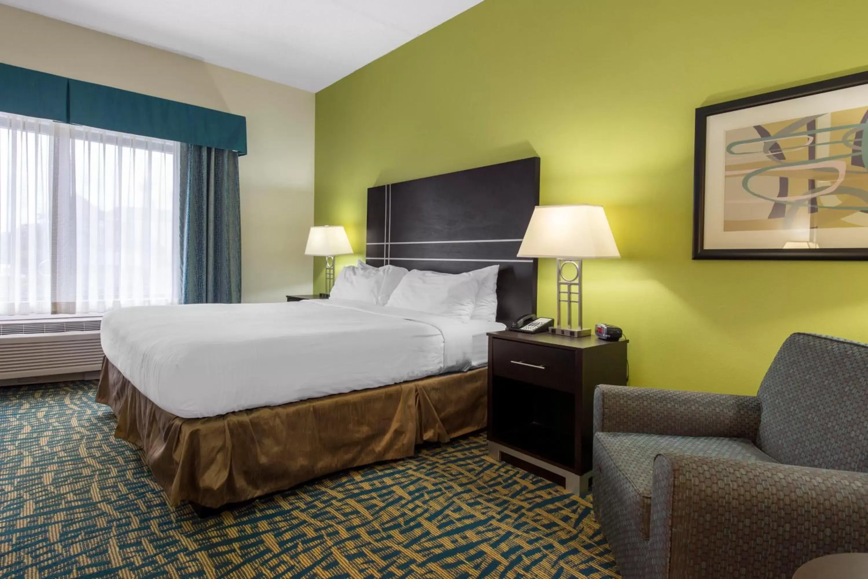 Photo of the whole room, Bed in Holiday Inn Savannah South - I-95 Gateway, an IHG Hotel