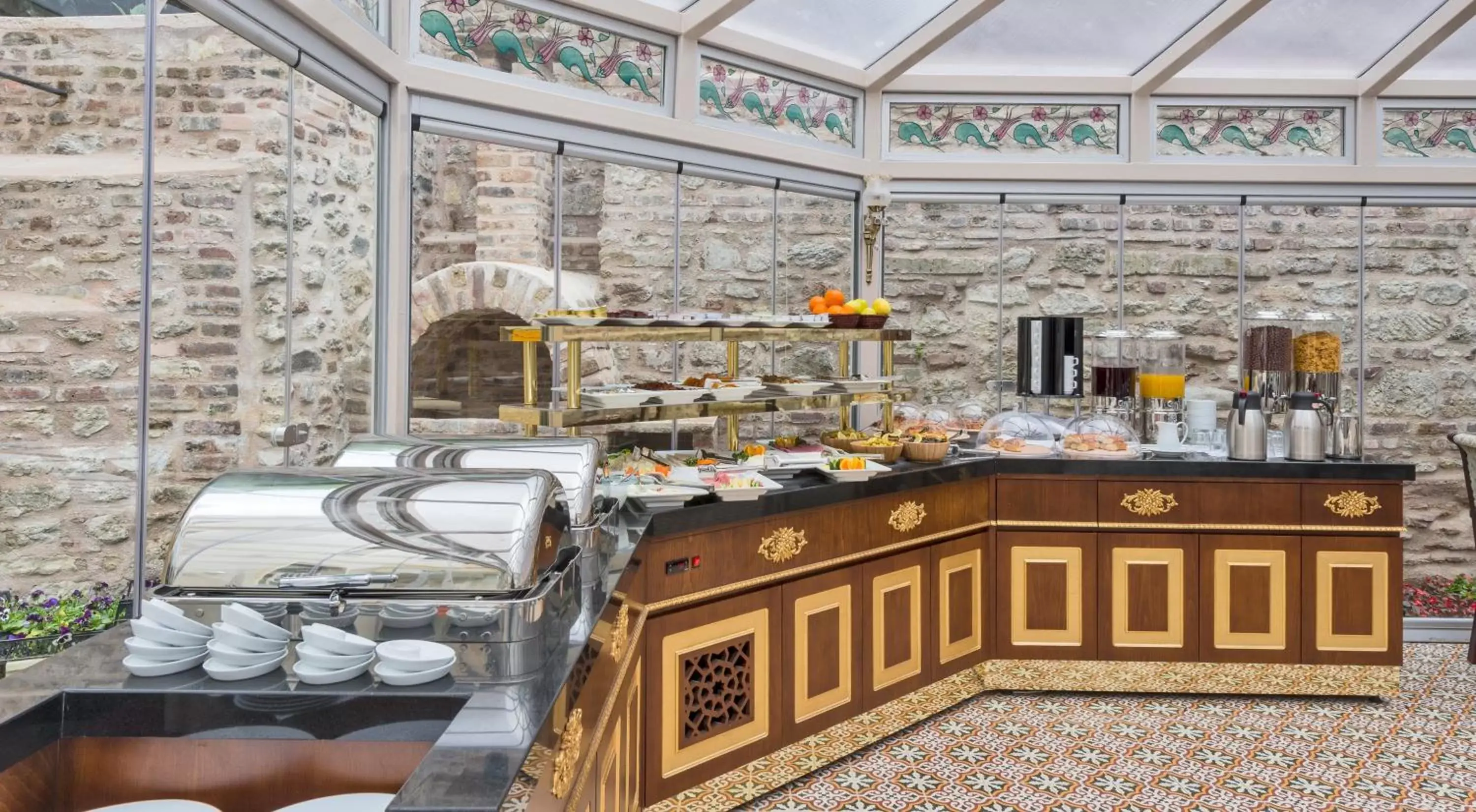 Kitchen or kitchenette in Enderun Hotel Istanbul