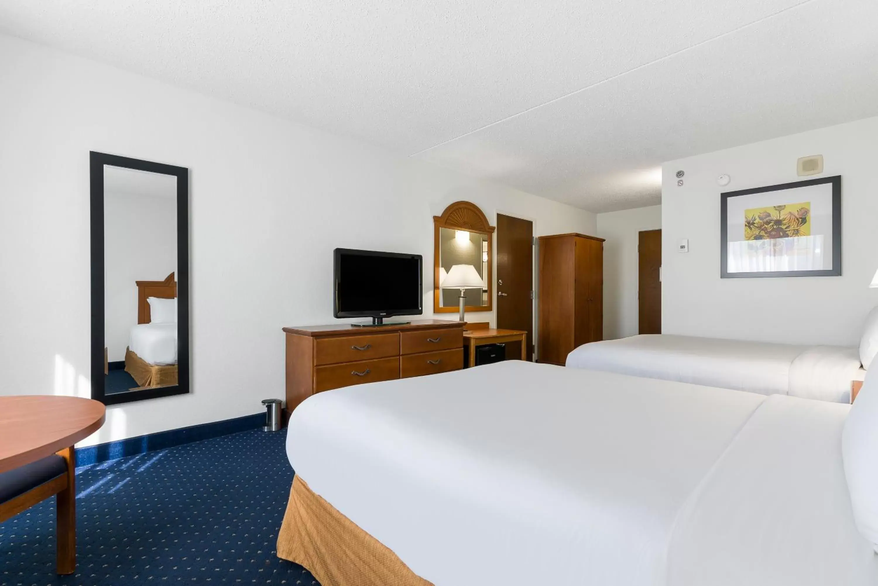 Standard Queen Room in Thousand Hills Resort Hotel