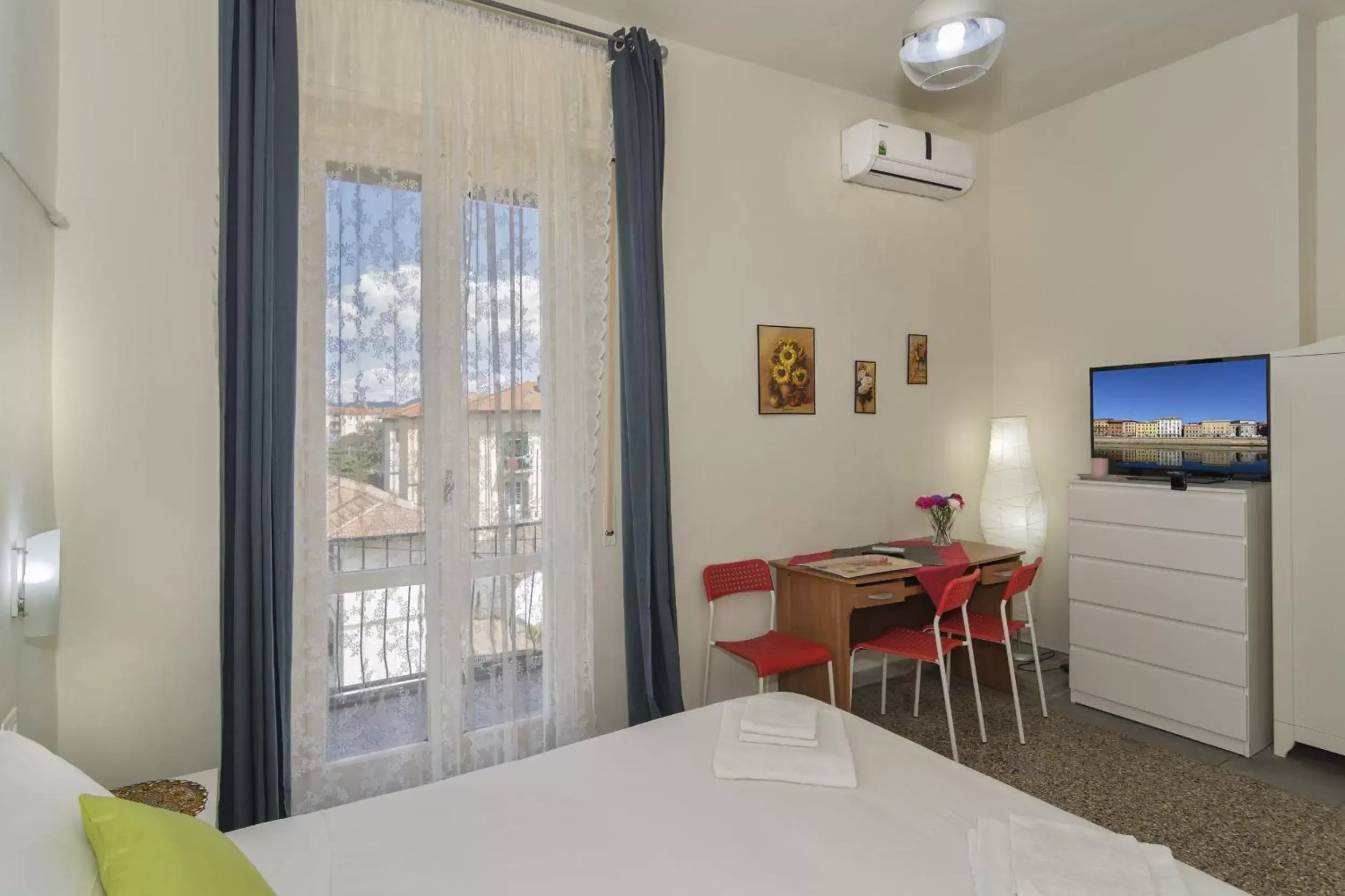 Double Room with Private Bathroom in Aliante B&B Double Room with Private Bathroom in Aliante B&B