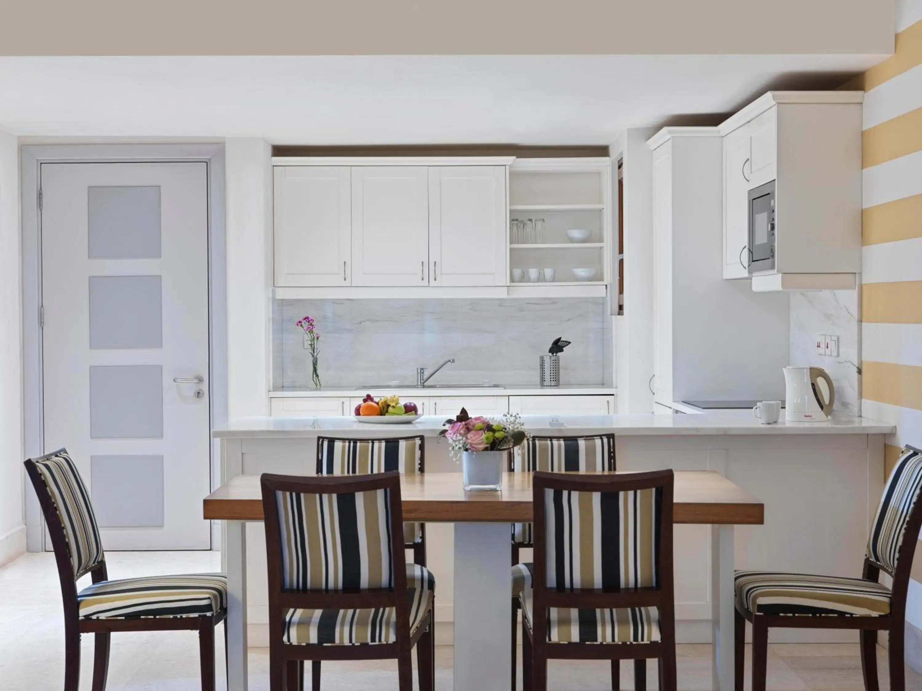 Kitchen or kitchenette, Kitchen/Kitchenette in Fanar Hotel & Residences