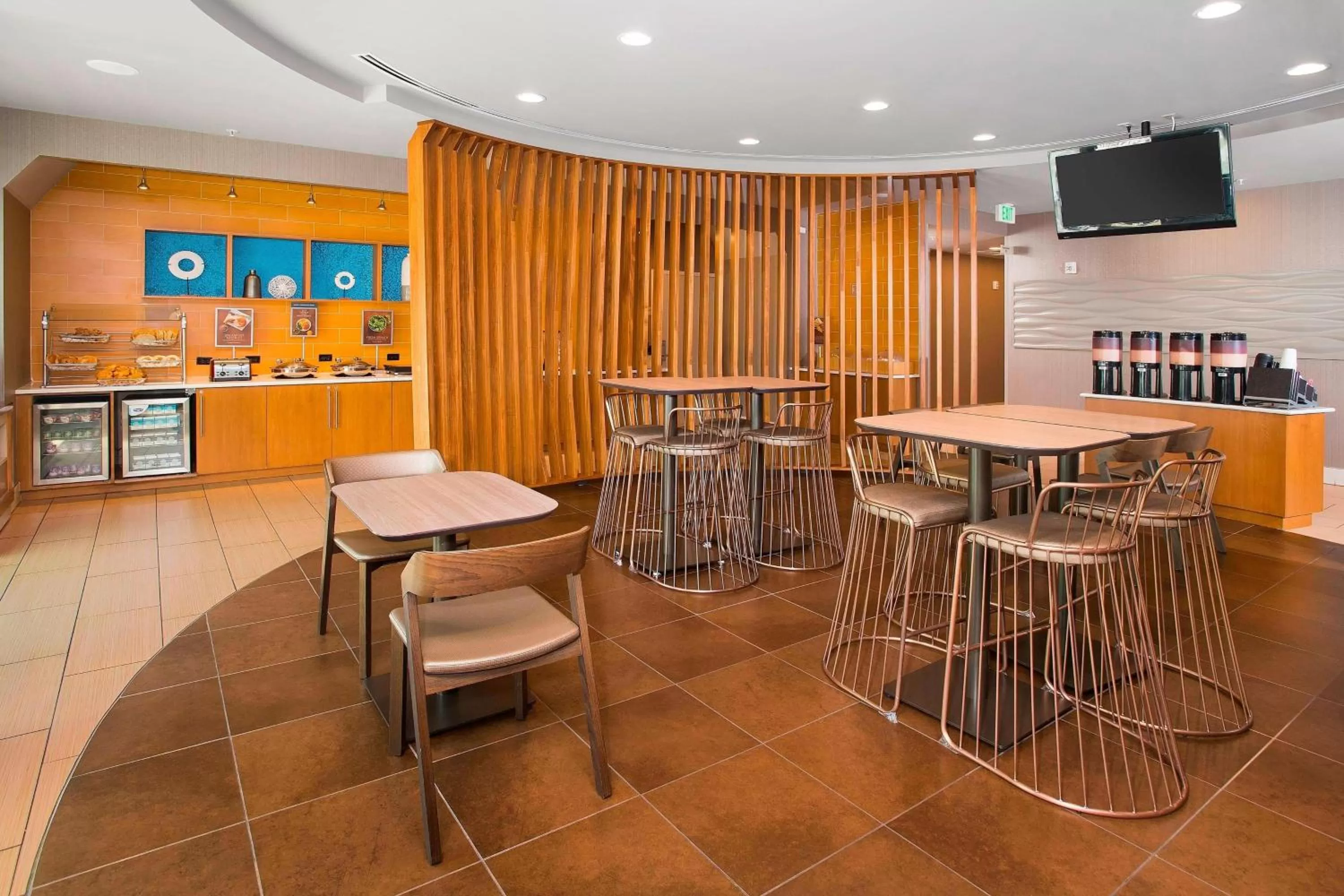 Breakfast in SpringHill Suites Fairfax Fair Oaks