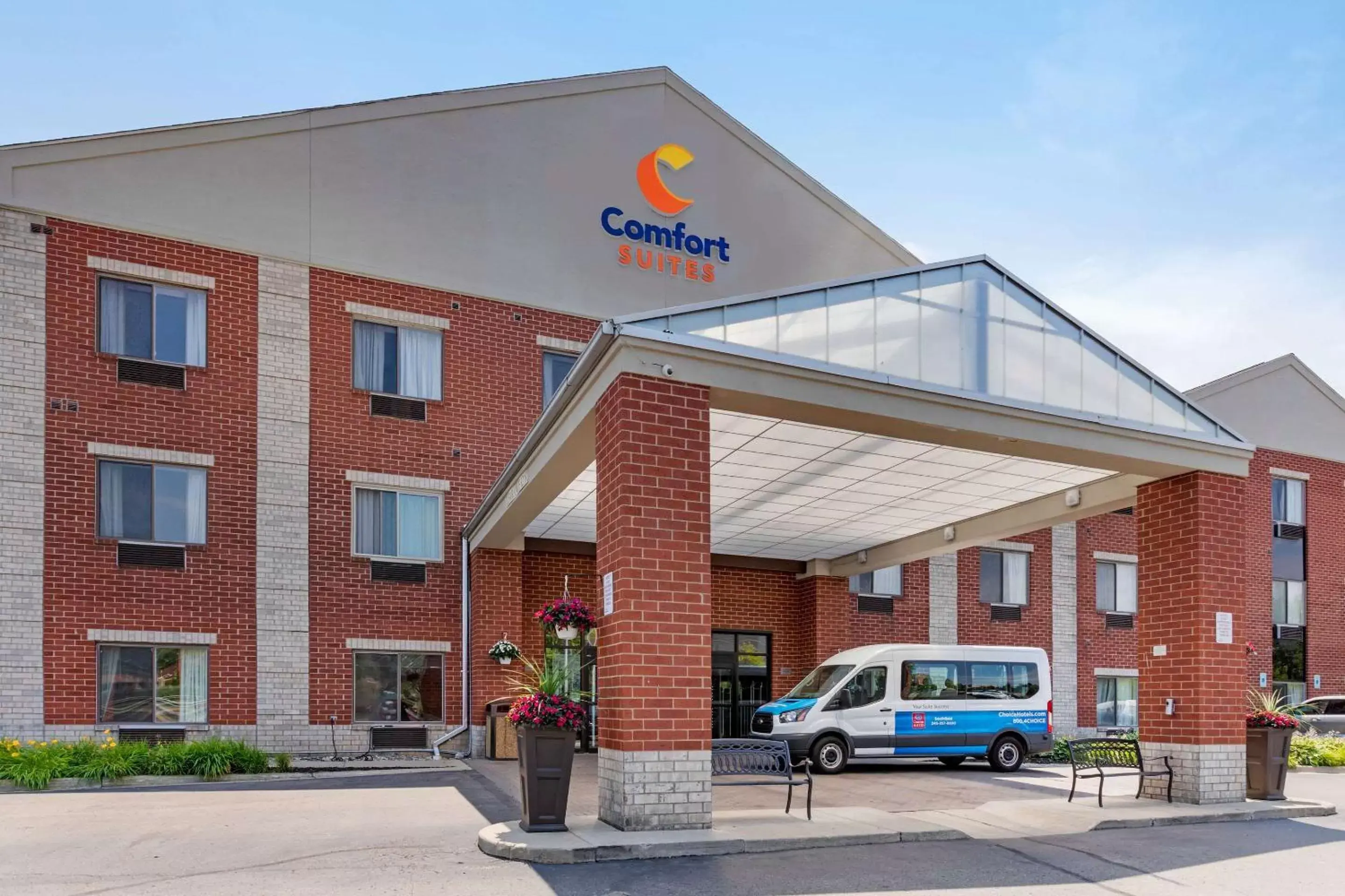 Property Building in Comfort Suites Southfield