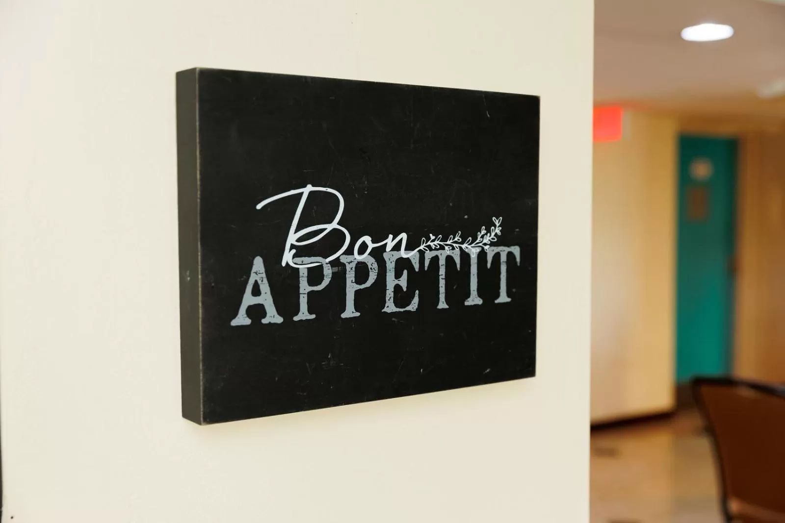 Restaurant/places to eat in Garnet Inn & Suites, Orlando